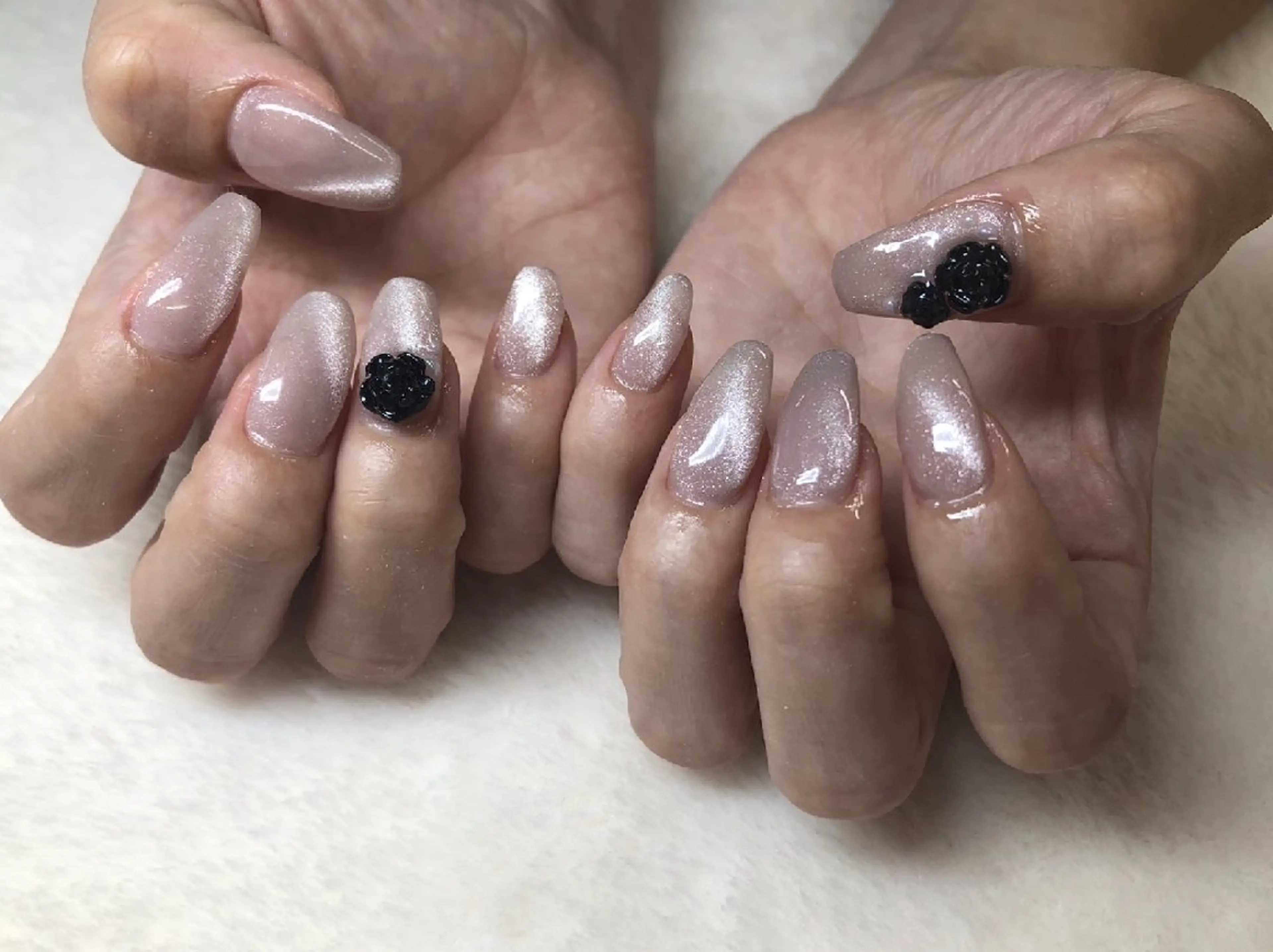 ネイル キラキラネイル マグネットネイル ハンドネイル ハンドケア 心斎橋Salon Epokkuのネイルデザイン