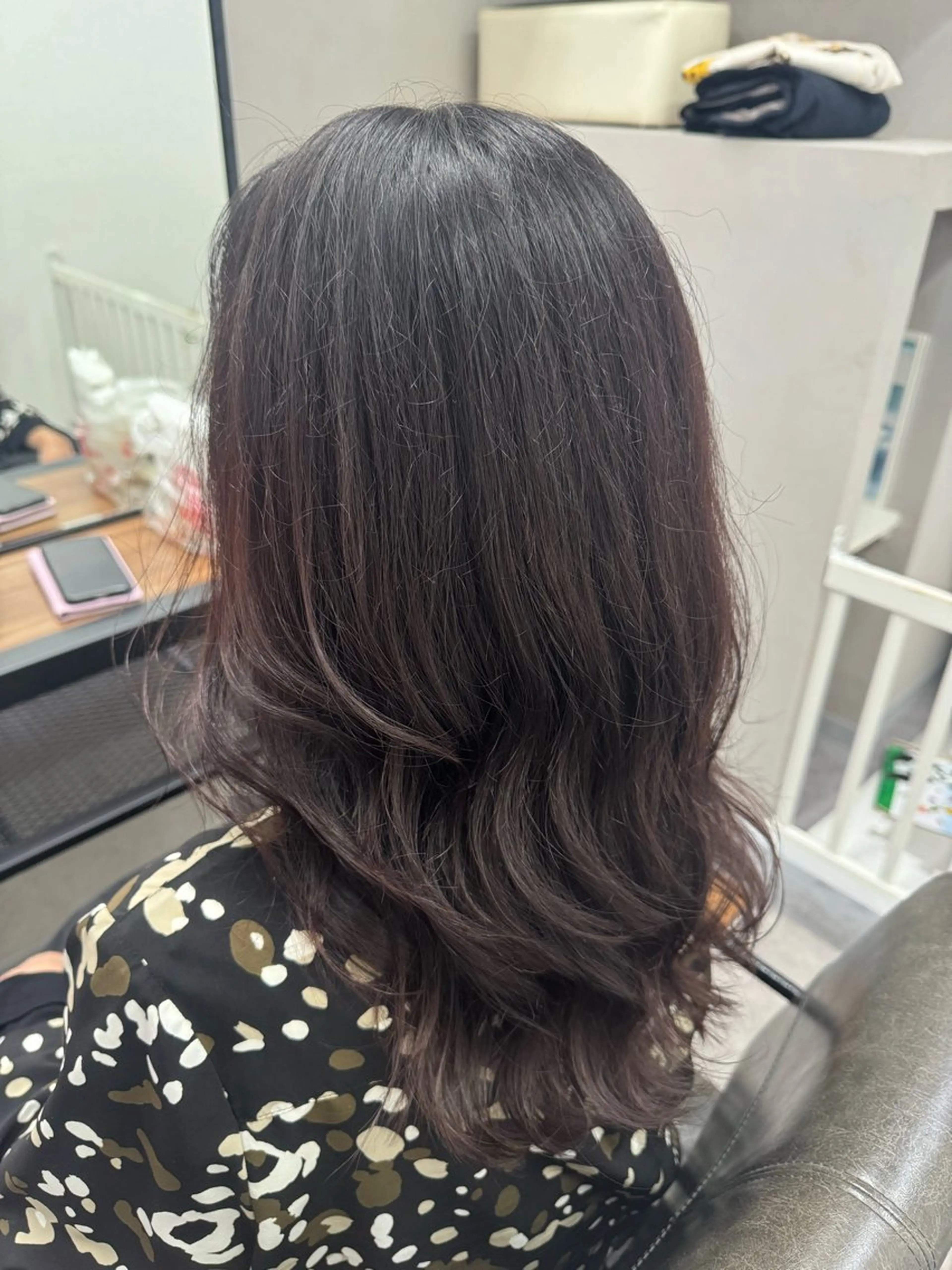 ミディアム レイヤーカット CLUTCHmuk. AIRI／完全個室のヘアスタイル