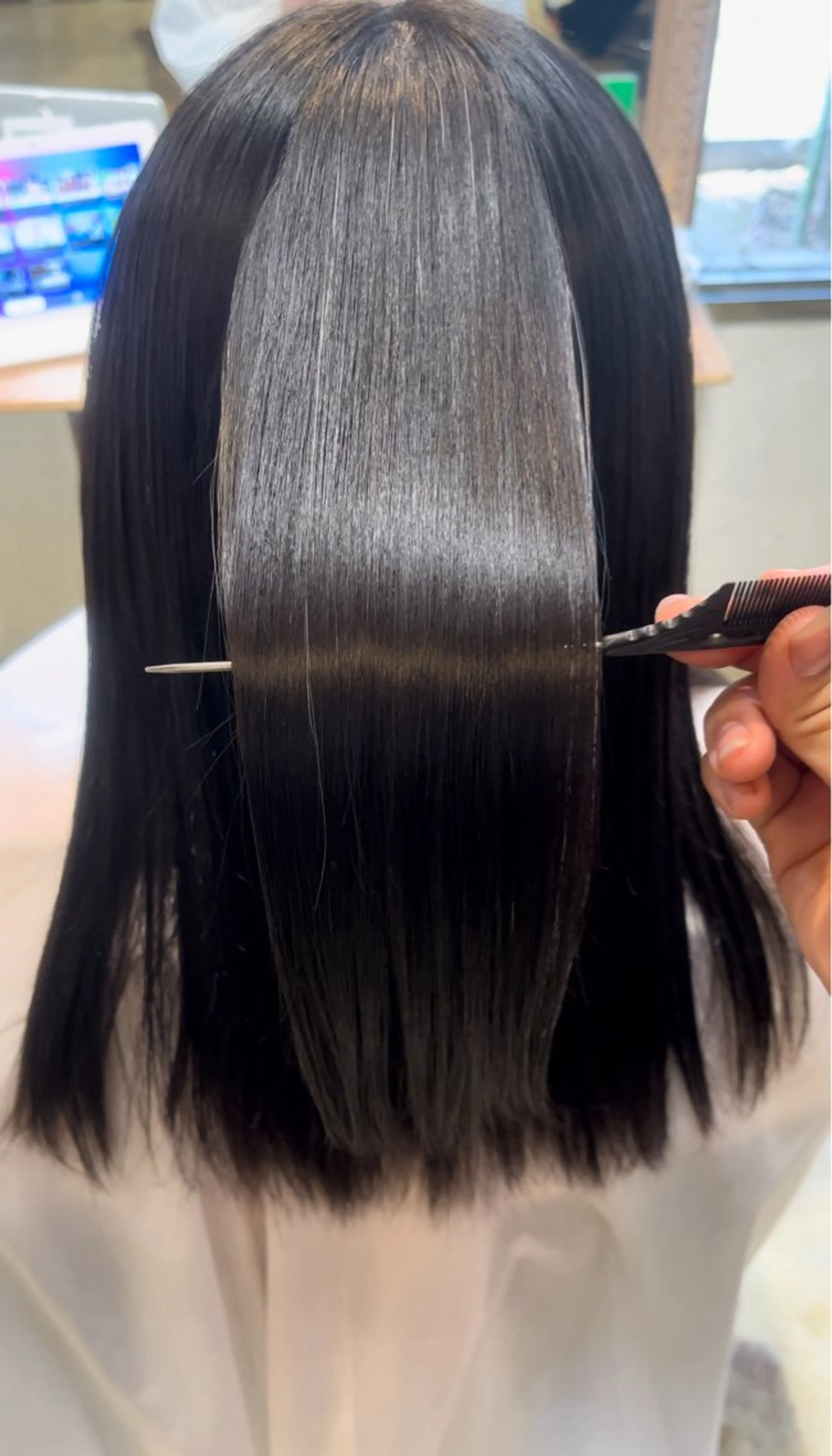 ミディアム まみ/レイヤーカット /暖色カラーのヘアスタイル