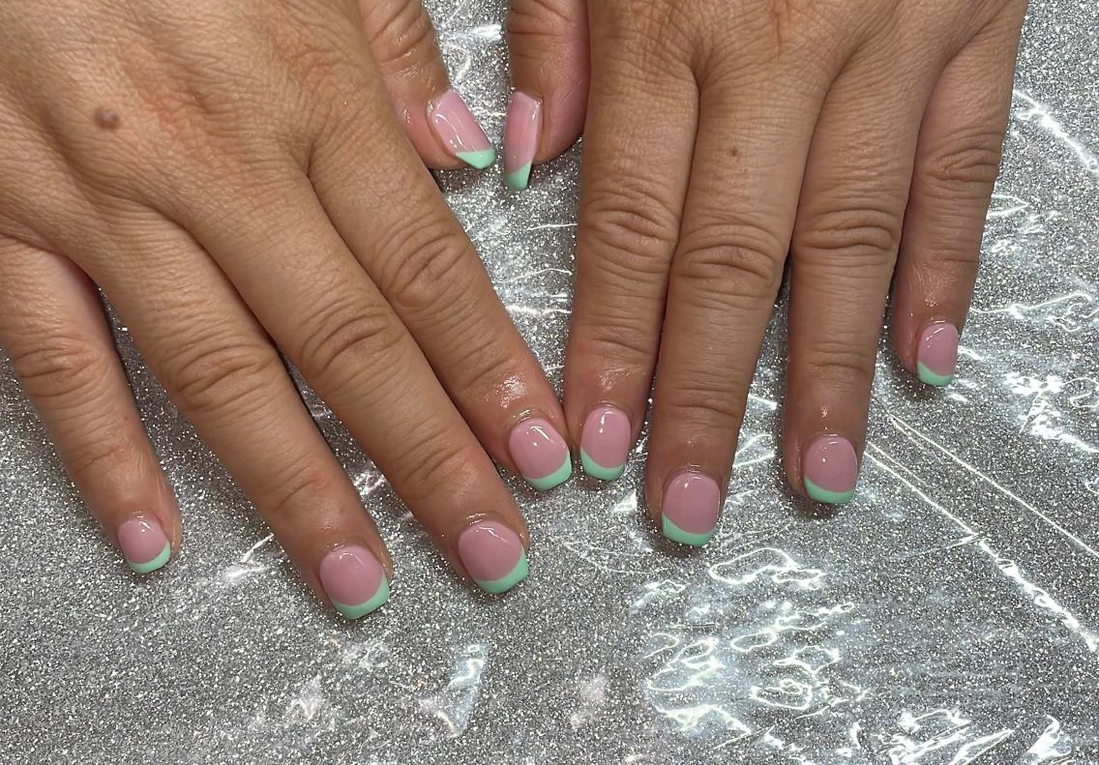 ネイル ハンドネイル VIERU 🌈🎀💖のネイルデザイン