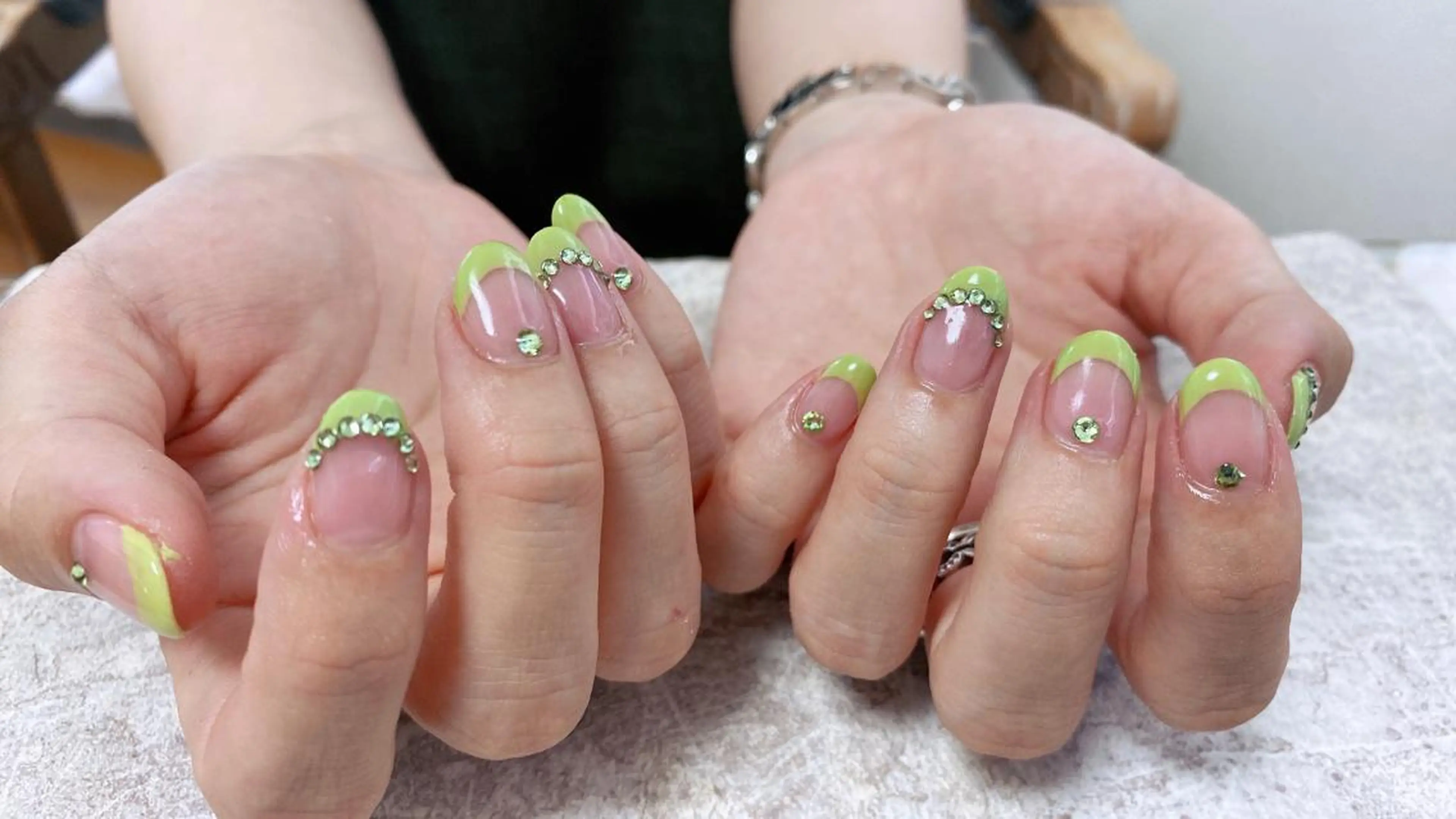 ネイル フレンチネイル mogunail &blowのネイルデザイン