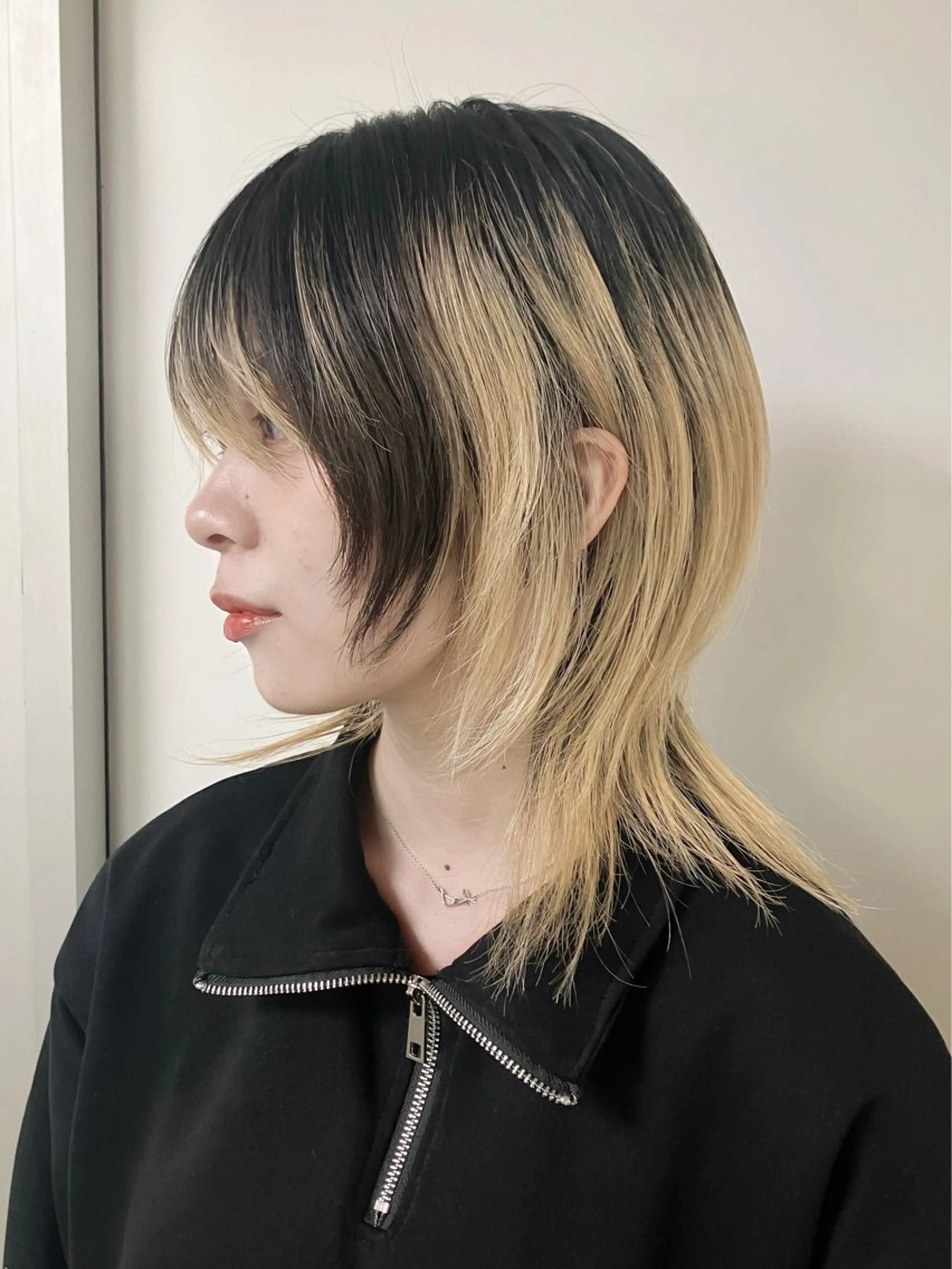 ミディアム ショートボブ ミディアムレイヤー ボブ レイヤーカット 似合わせカット fumikaブリーチ /デザインのヘアスタイル