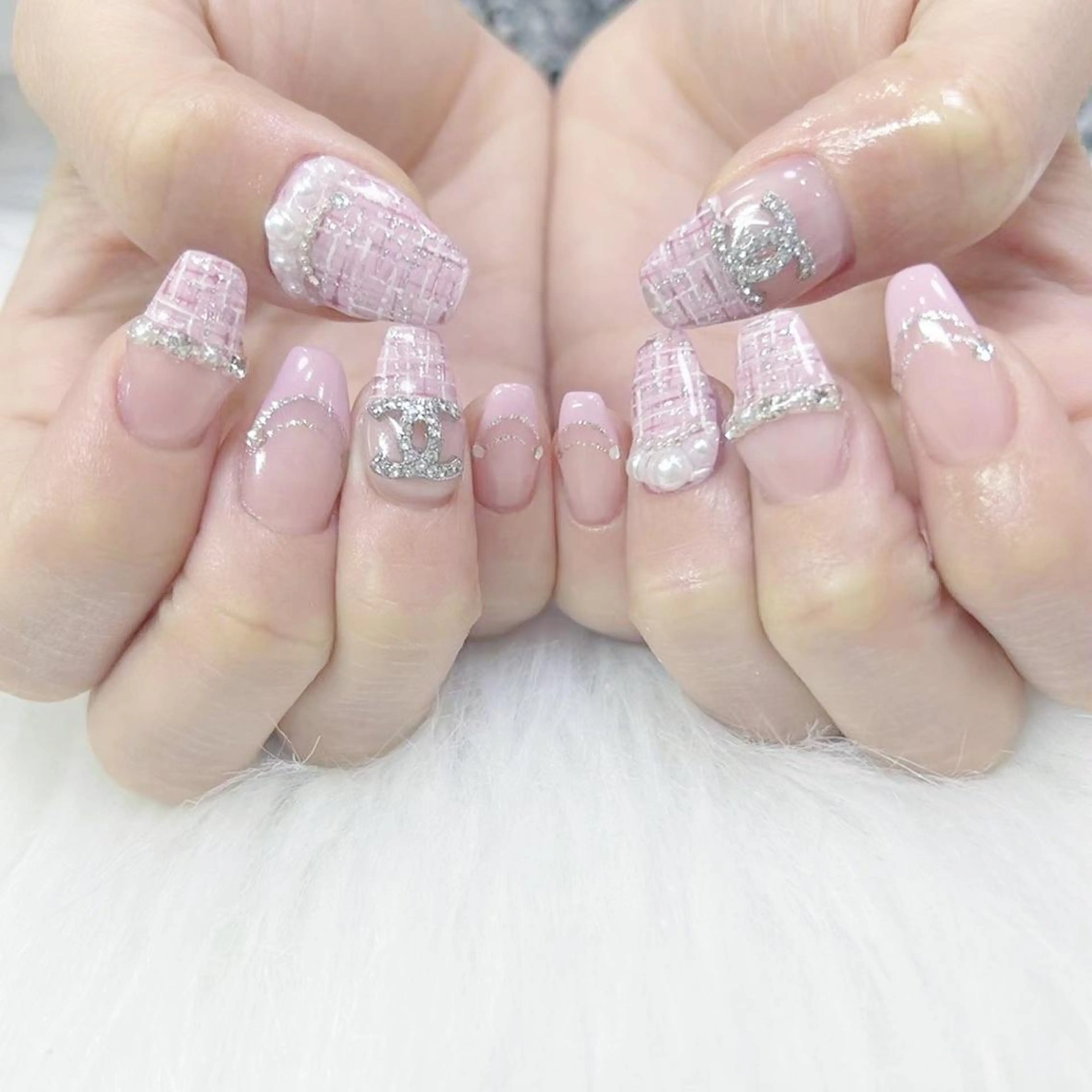 ネイル ツイードネイル ハンドネイル Minami 🍓のネイルデザイン