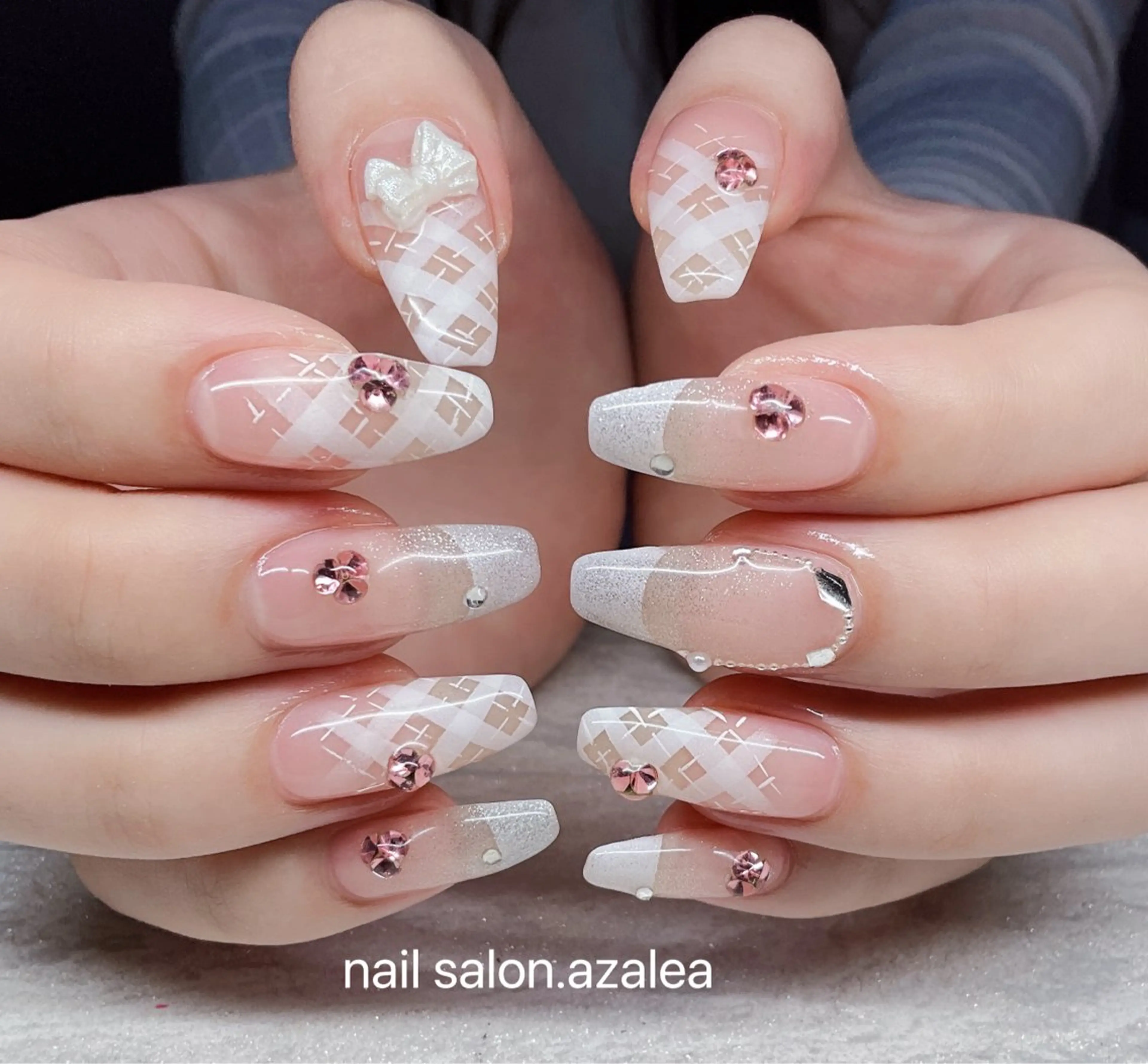 ネイル ハンドネイル R inのネイルデザイン