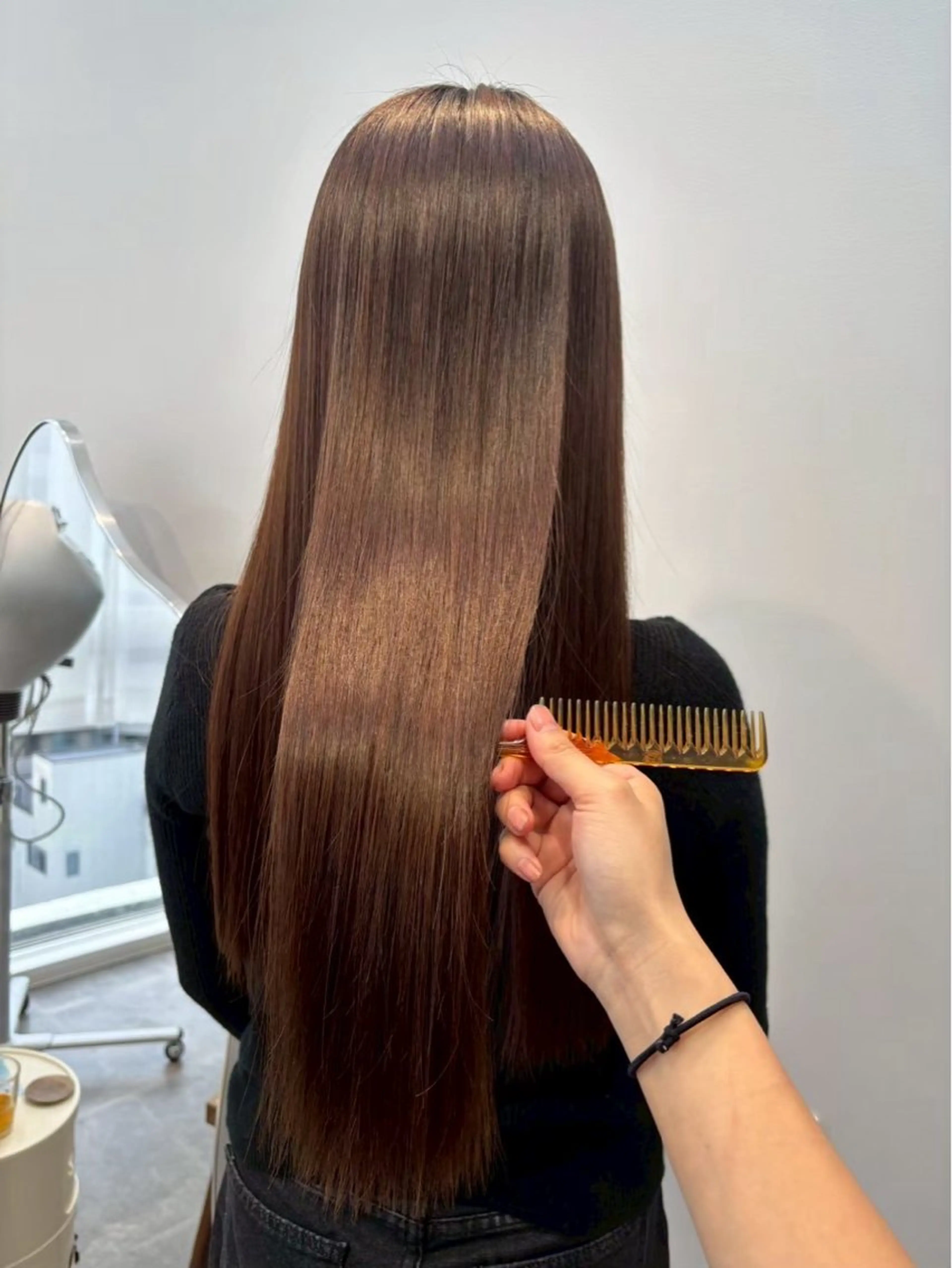 ロング 髪質改善 トリートメント トリートメント ヘッドスパ 響 インナーカラー イヤリングカラーのヘアスタイル