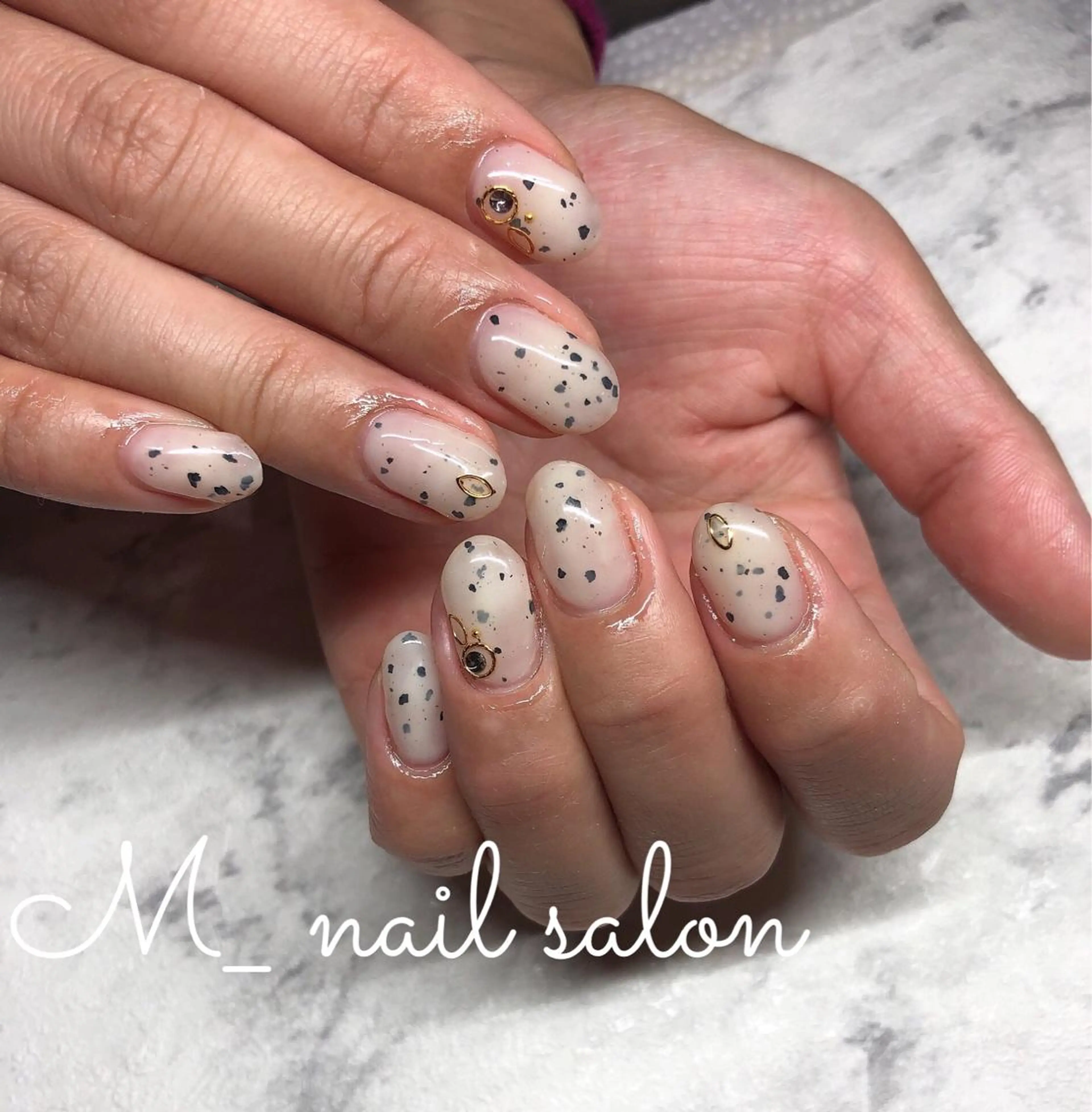 ネイル ワンカラーネイル M_ nail salonのネイルデザイン