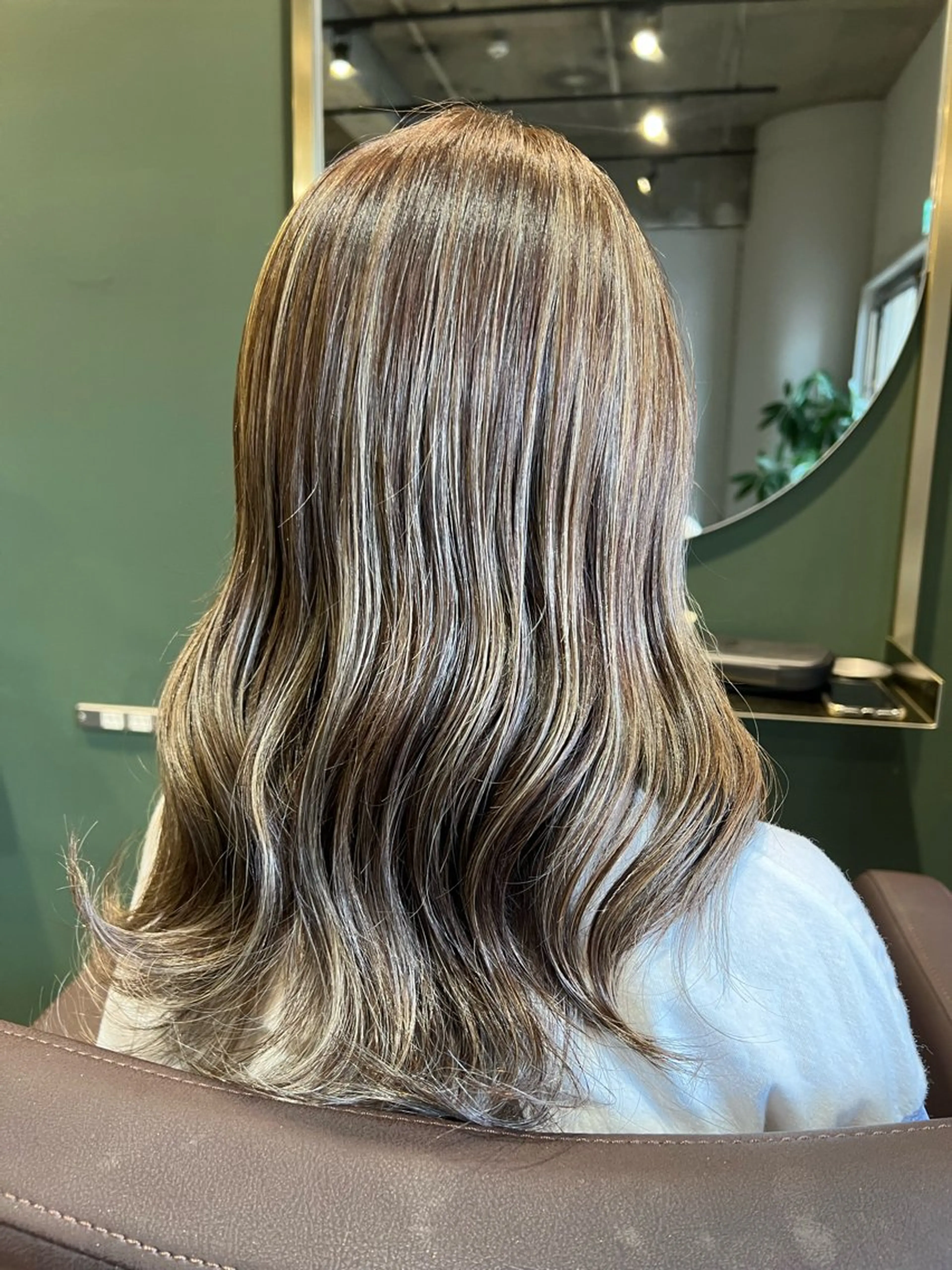 セミロング カラー ハイライトカラー ハイライト ヘアカラー トリートメント ヘッドスパ カラースペシャリスト しょう🧑🏼‍🎨のヘアスタイル