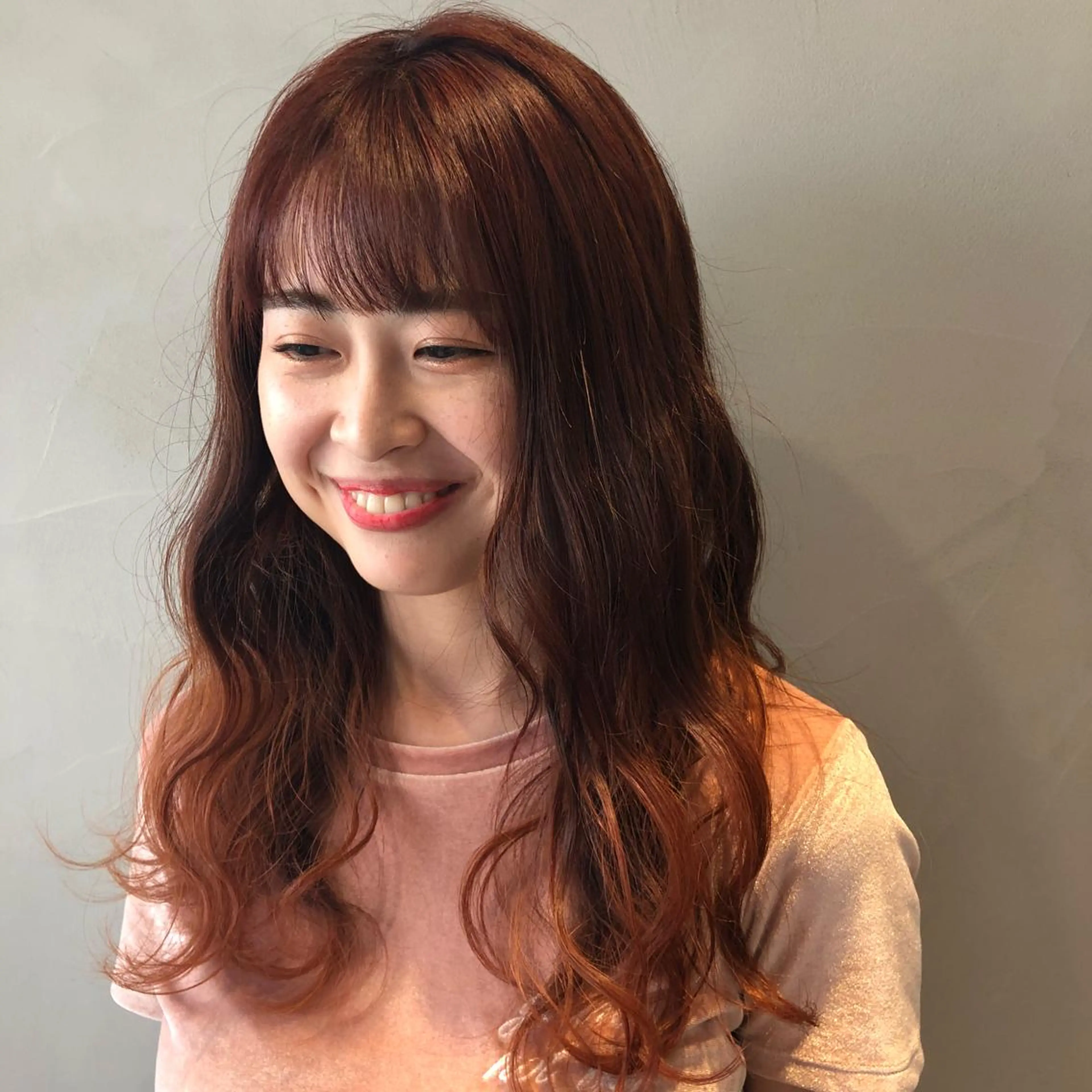 ロング カラー ヘアカラー トリートメント 荒木 依莉亜のヘアスタイル