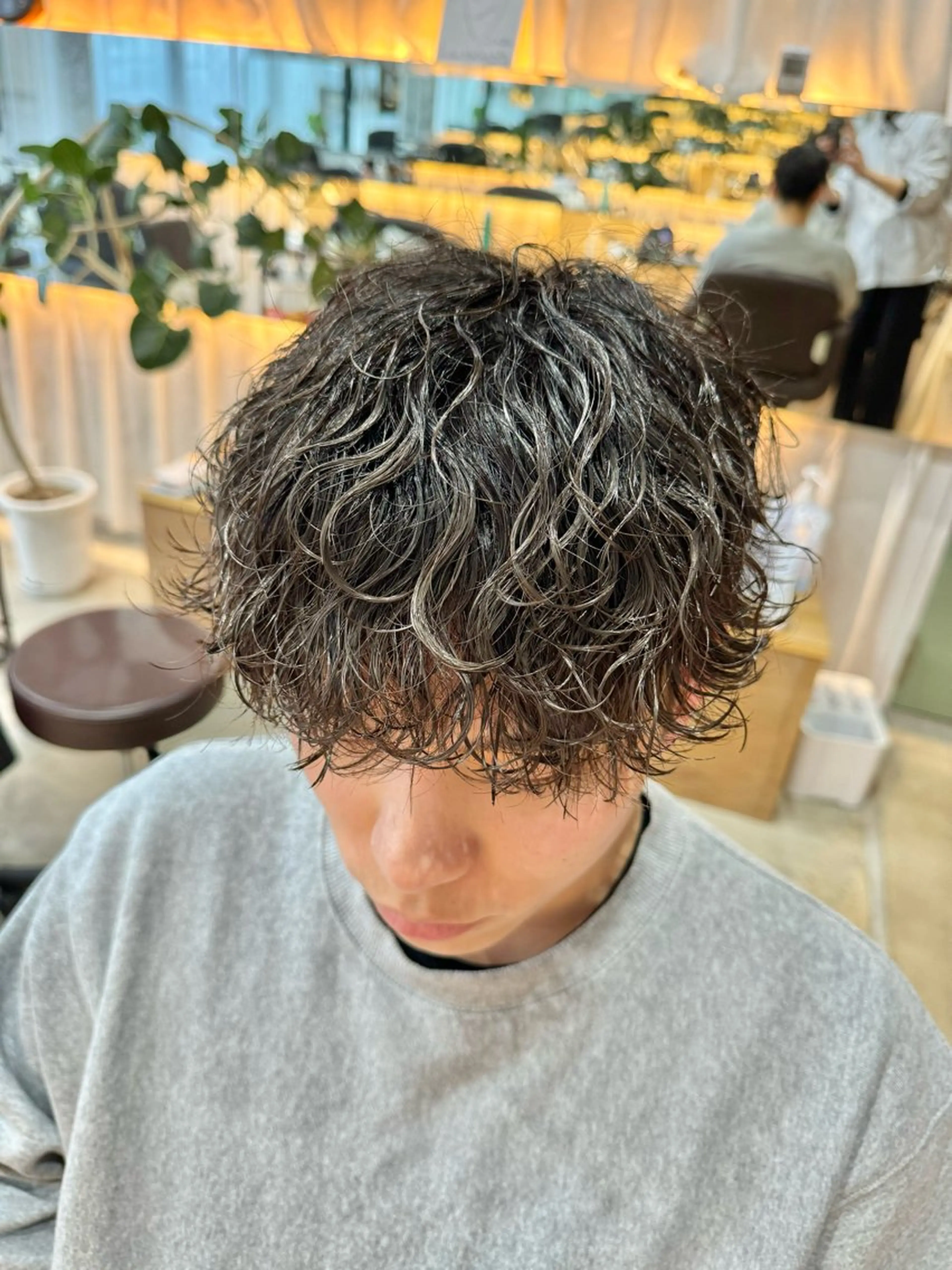 ショート パーマ メンズ メンズパーマ 波巻きパーマ 外ハネヘア 【扱いやすいパーマ】 眞鍋拓己のヘアスタイル