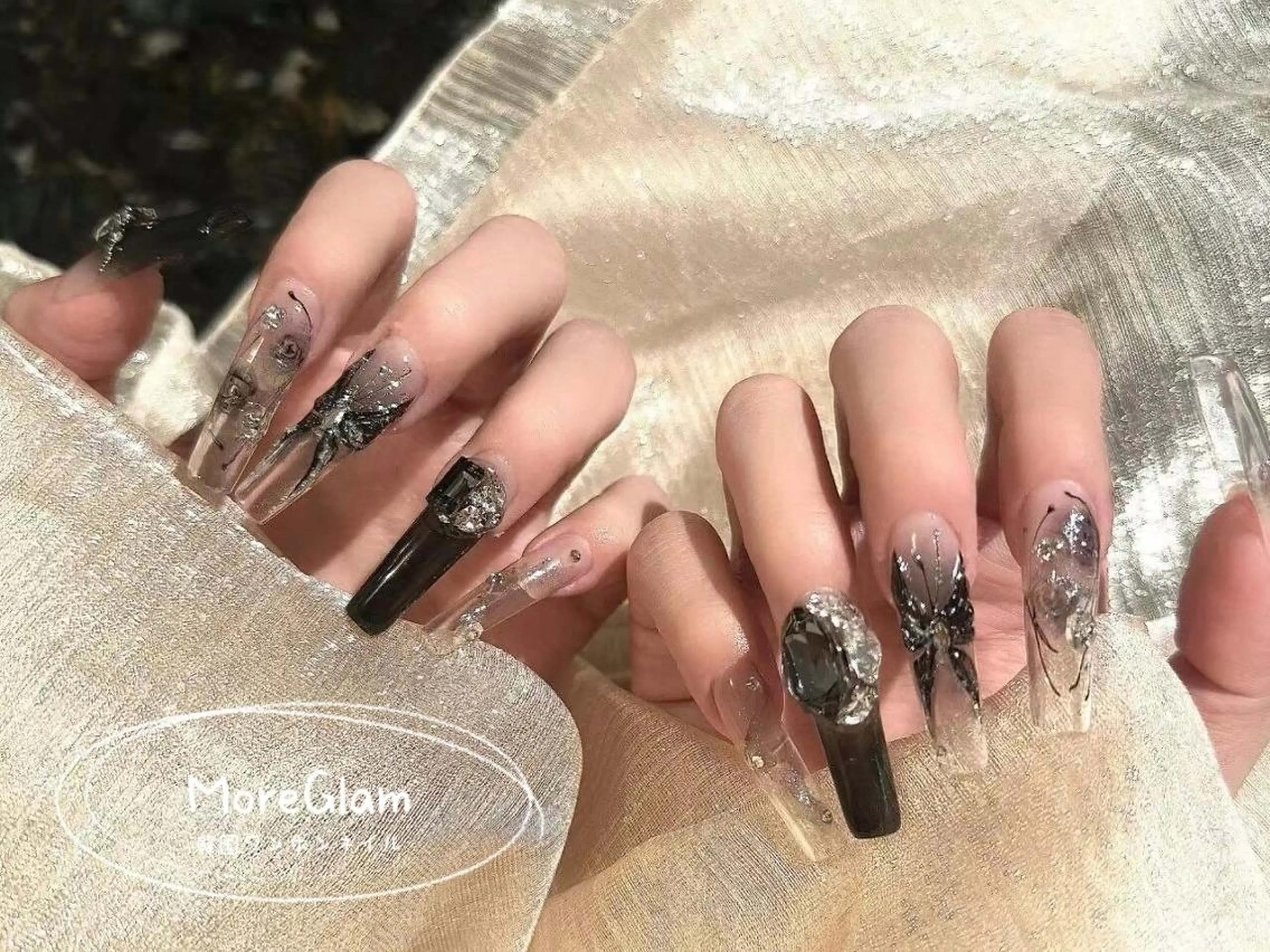 ネイル ハンドネイル MoreGlam Nailsのネイルデザイン