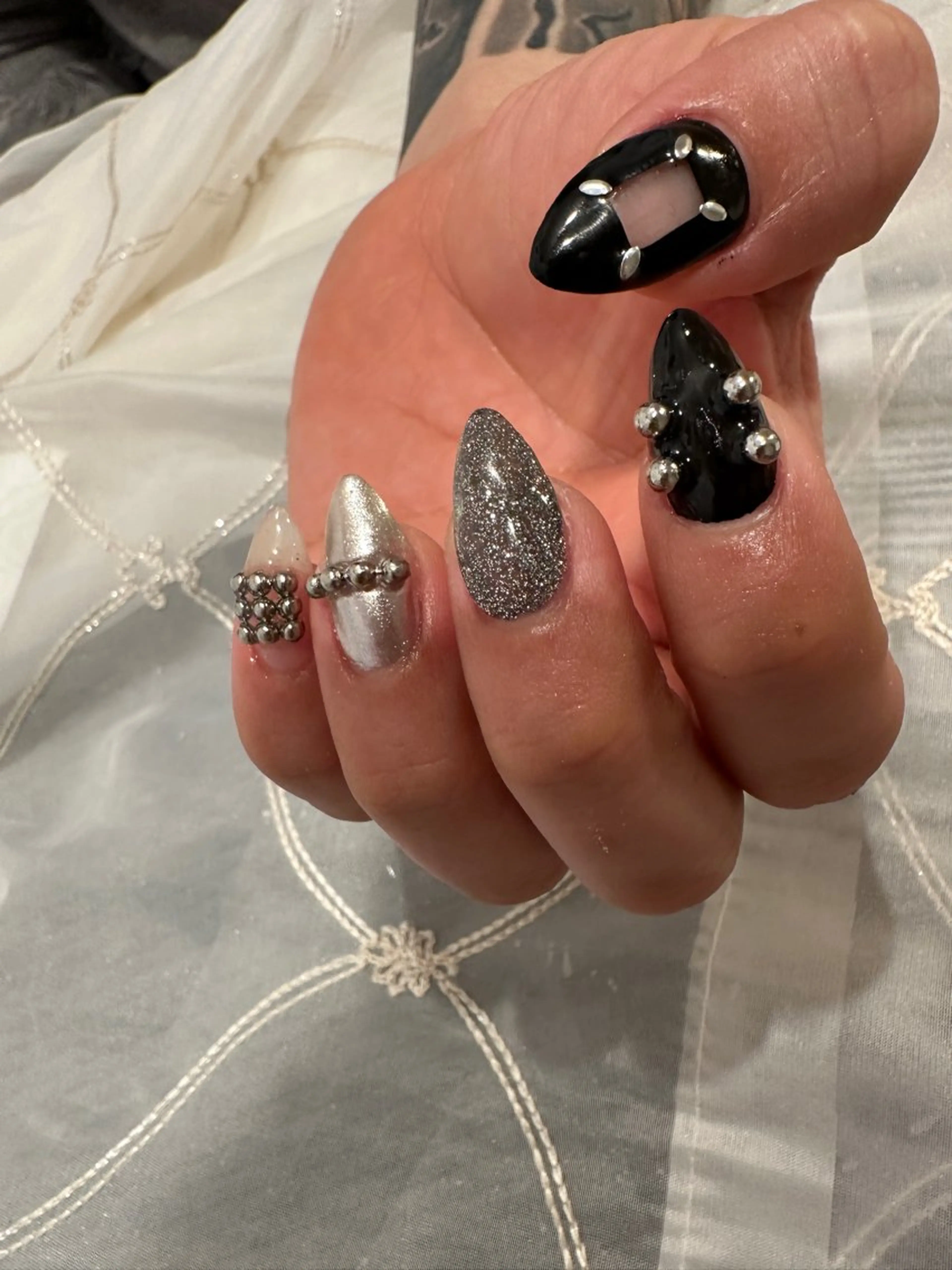 ネイル メンズネイル ミラーネイル シルバー ハンドネイル private. nailsalonのネイルデザイン