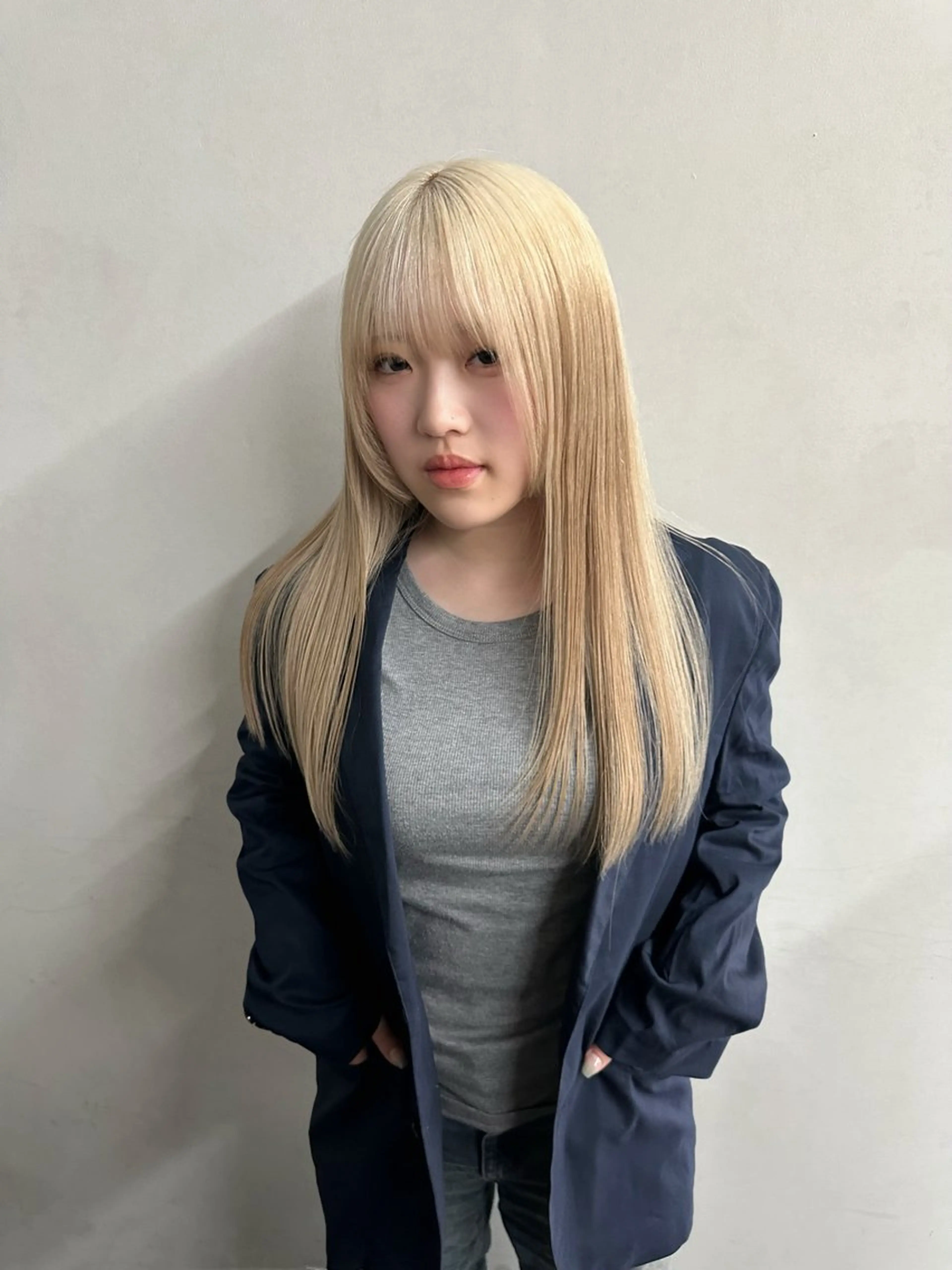 ロング ウルフとハイトーン みっちー✂️のヘアスタイル