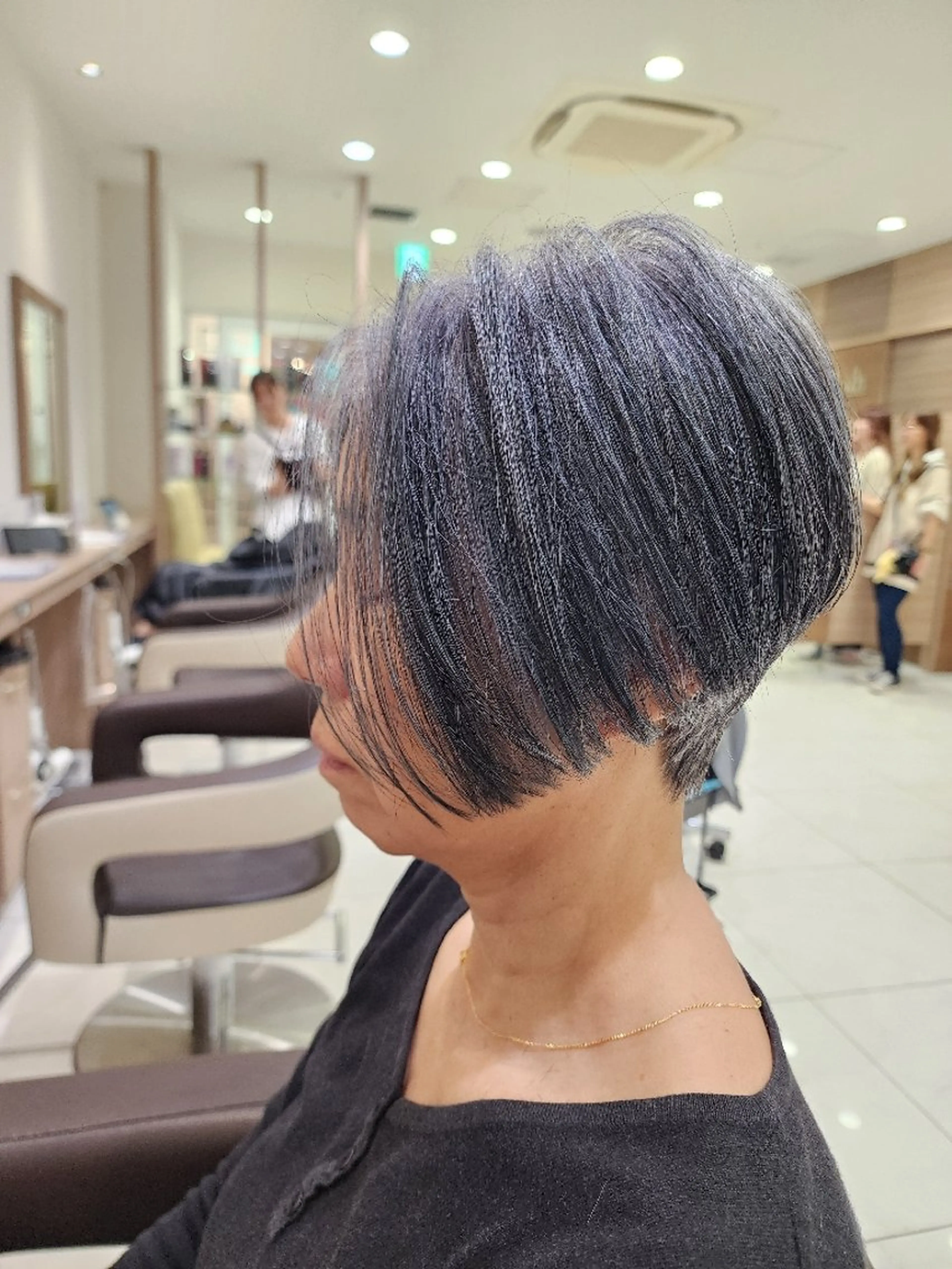 ショート カラー ハンサムショート ブルーカラー シルバー ショートヘア カット ヘアカラー 中村 和貴 <Ash津田沼>のヘアスタイル
