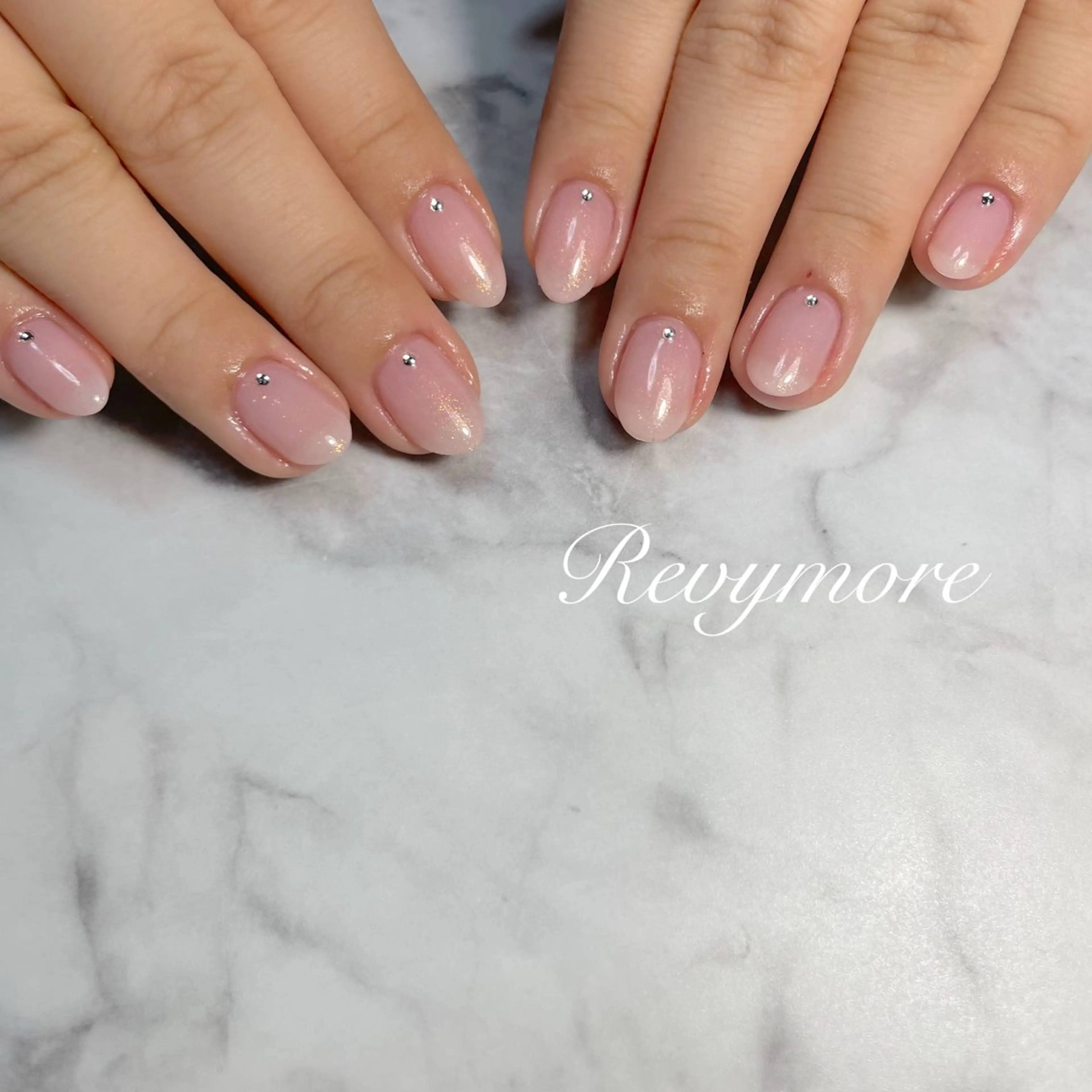ネイル ジェルネイル 韓国ネイル ニュアンスネイル オフィスネイル シンプルネイル ハンドネイル フットネイル nail salon Revymore所属・nail salon Revymoreのネイルデザイン