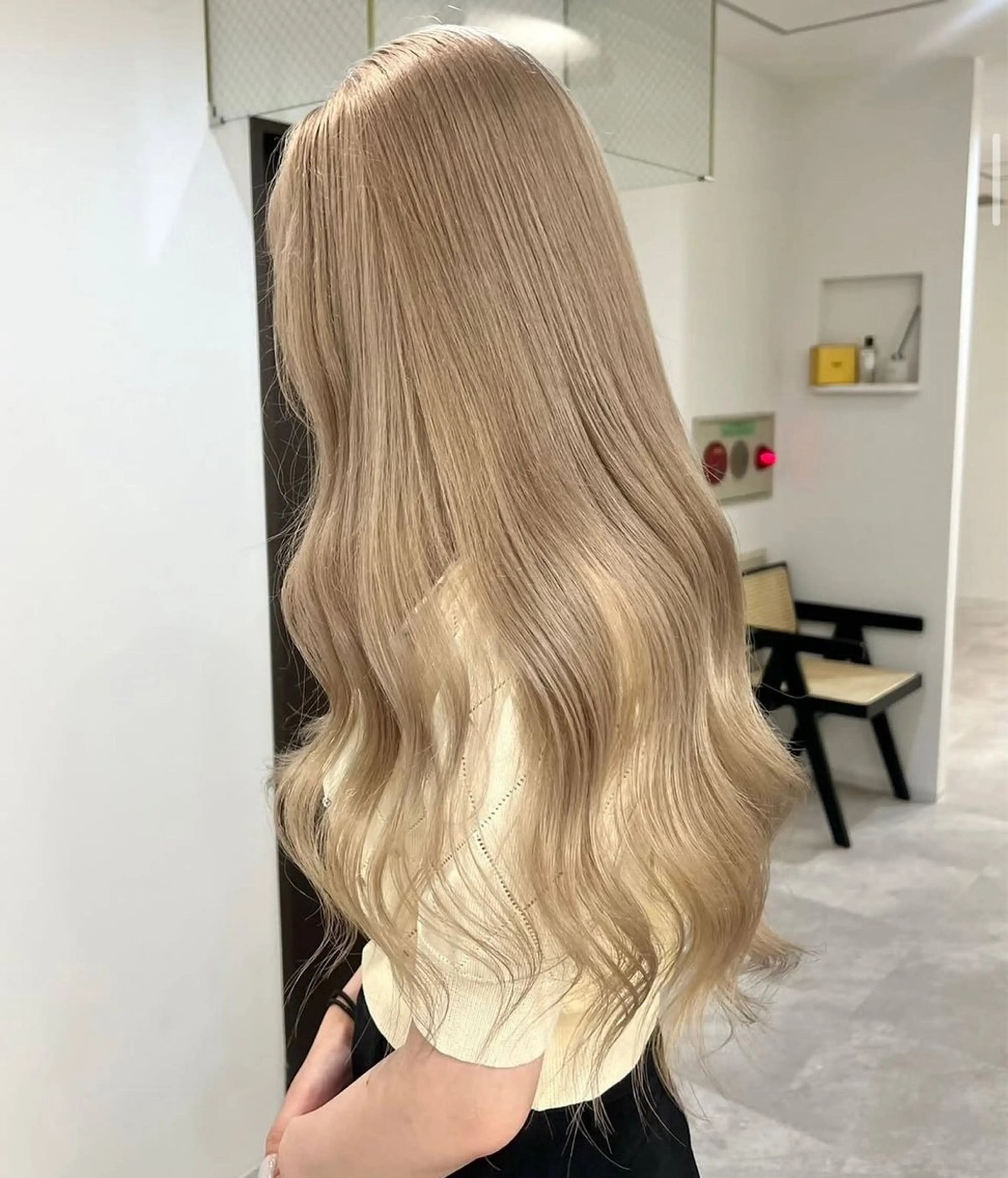 ロング カラー ベージュカラー Via四条烏丸所属・SEINA️️/烏丸 ブリーチ/ハイトーンのヘアスタイル