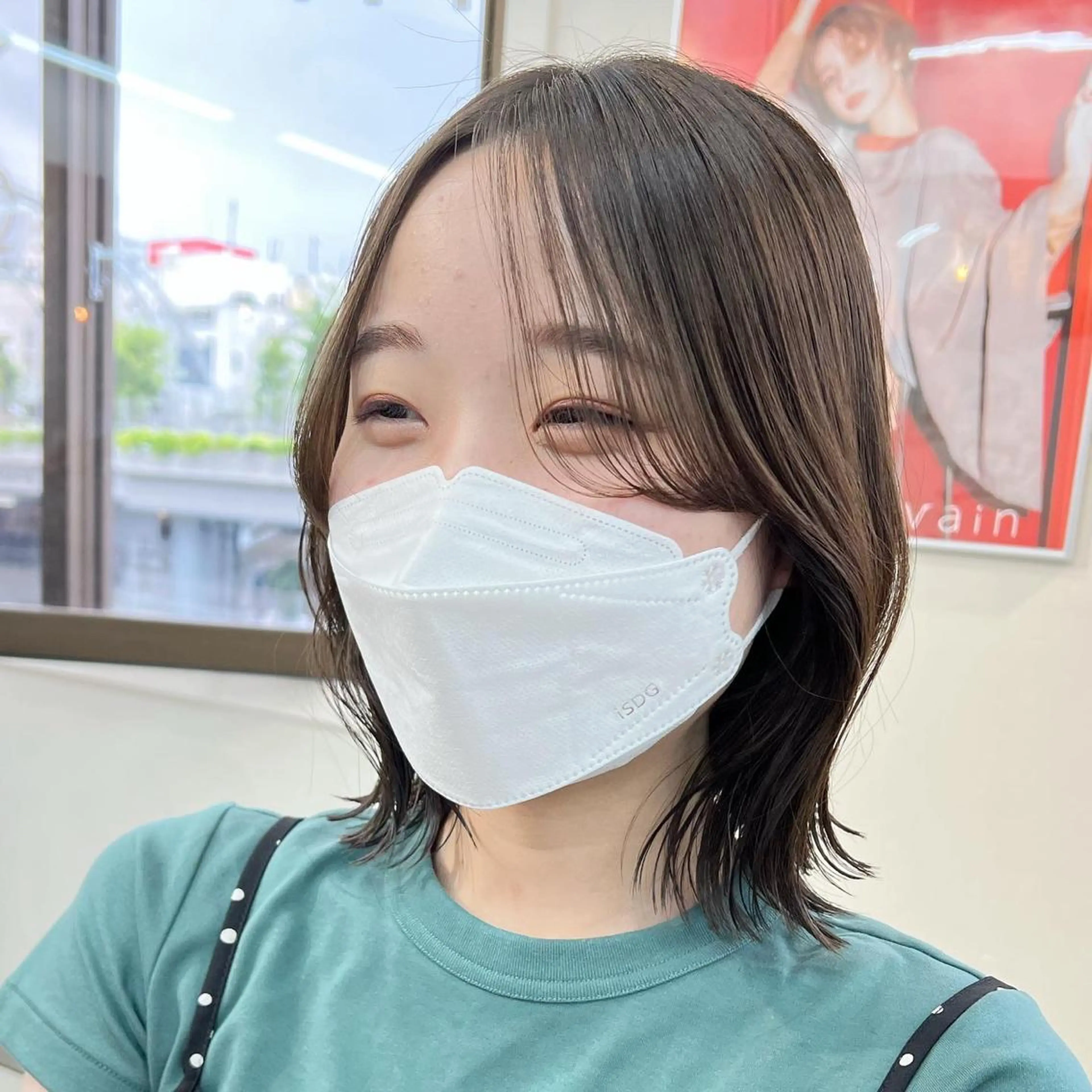 ミディアム カット ヘアカラー 顔周りの垢抜けヘア 立山あいりのヘアスタイル