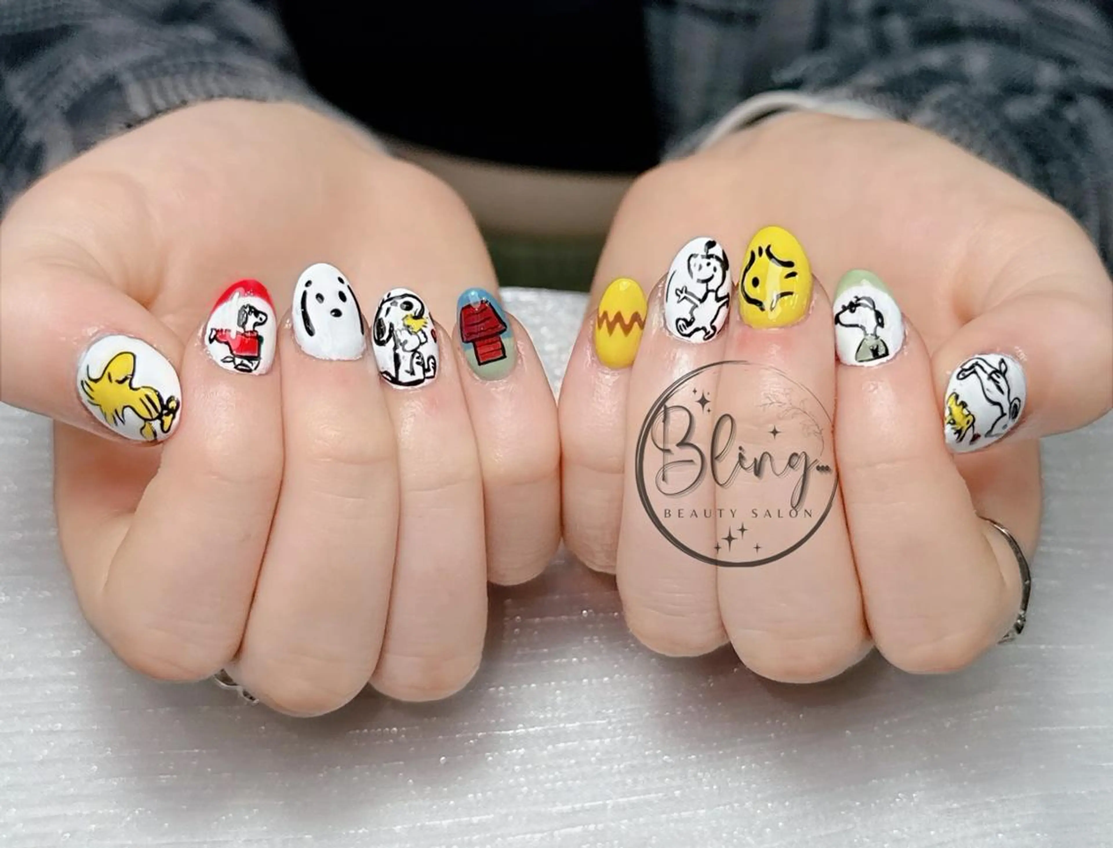 ミディアム 韓国風ヘア ハンドネイル Bling Salonのネイルデザイン