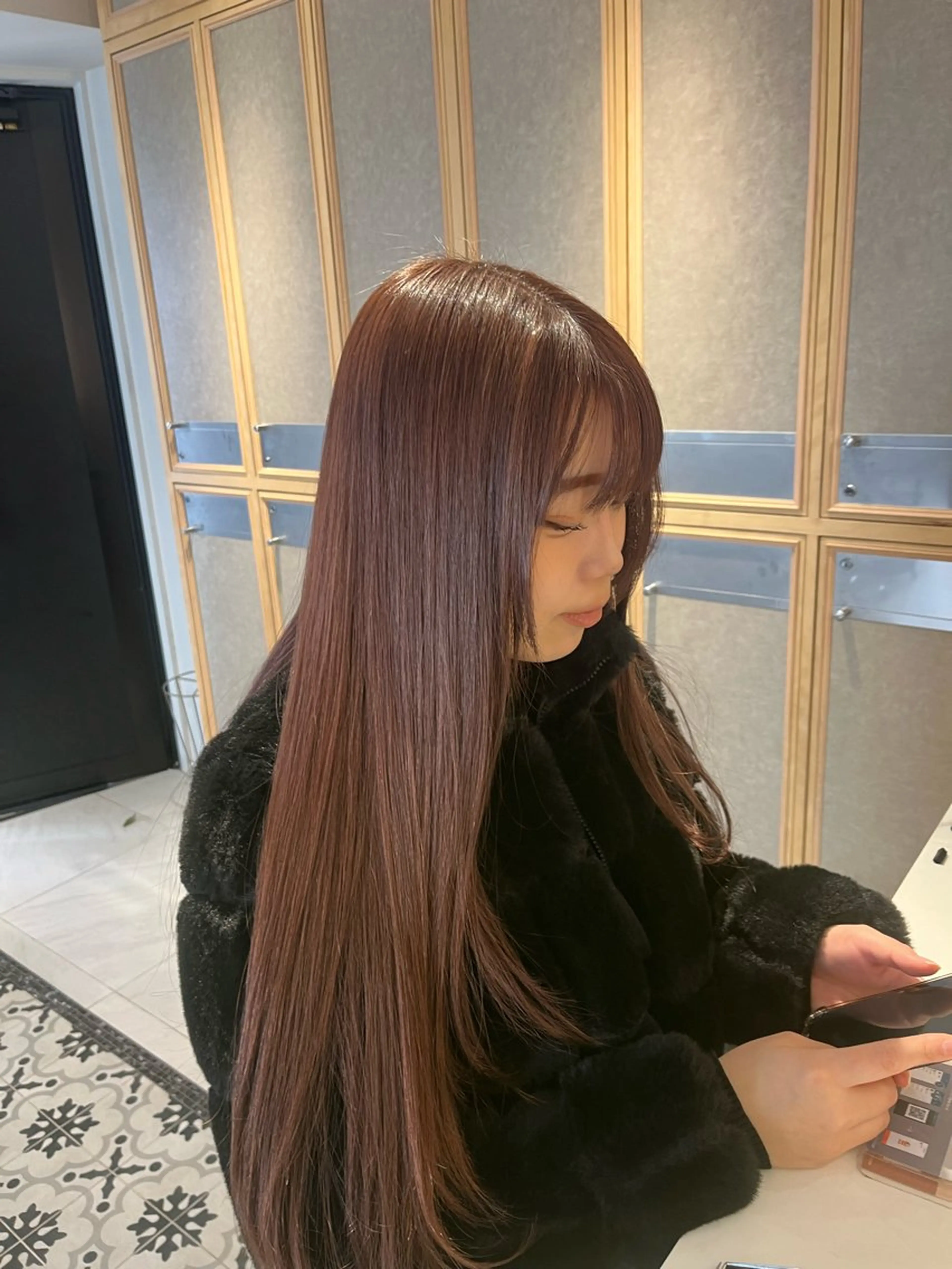 ロング カラー ブラウンカラー ナミ🩶暗髪/暖色 ❤️/透明感/縮毛のヘアスタイル