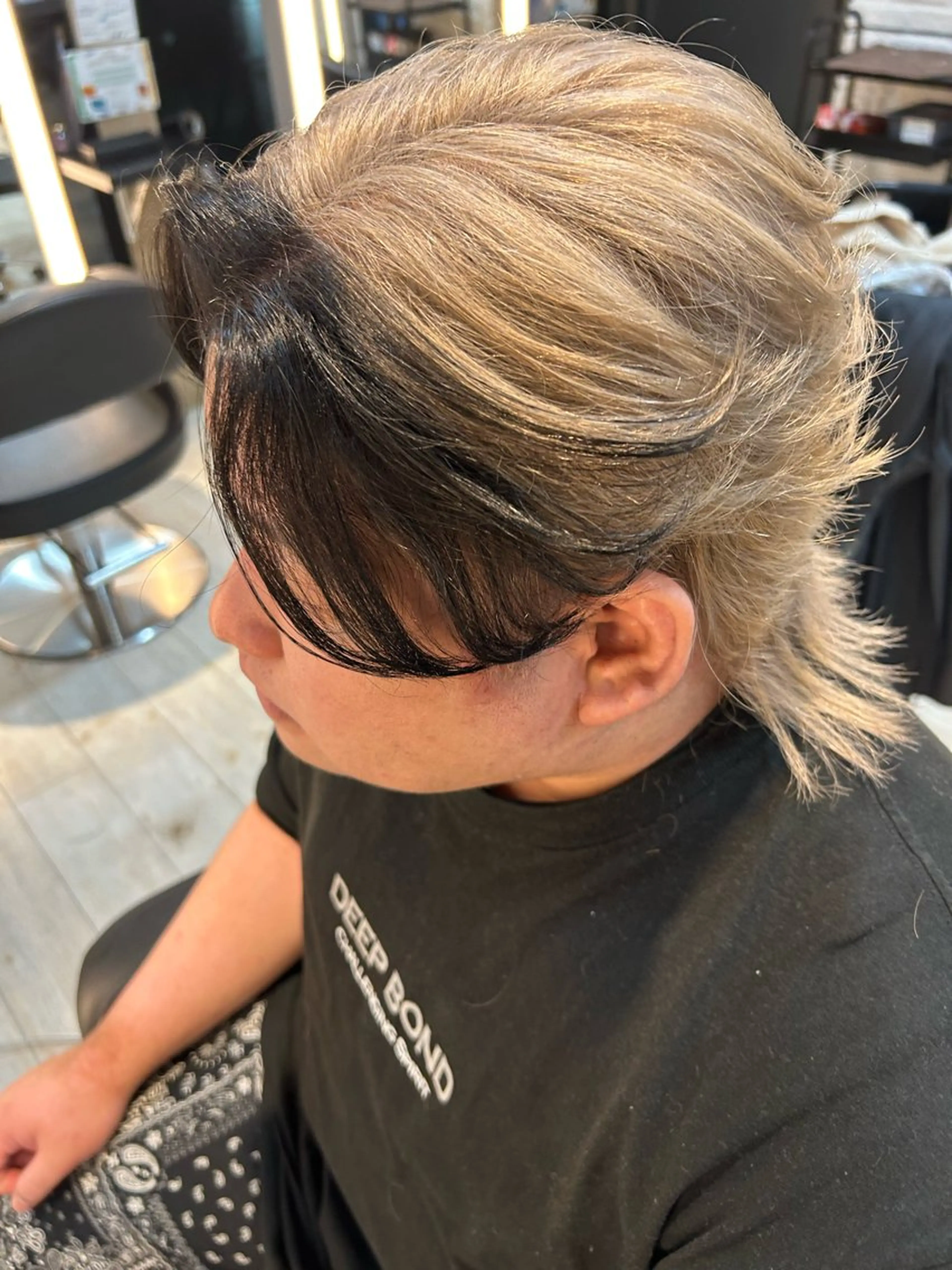 カラー メンズ センターパート メンズウルフカット ミストバング  フェイスフレーミング ウルフカット カット ヘアカラー トリートメント 有働由良／ハイトーン ／韓国メンズヘアのヘアスタイル