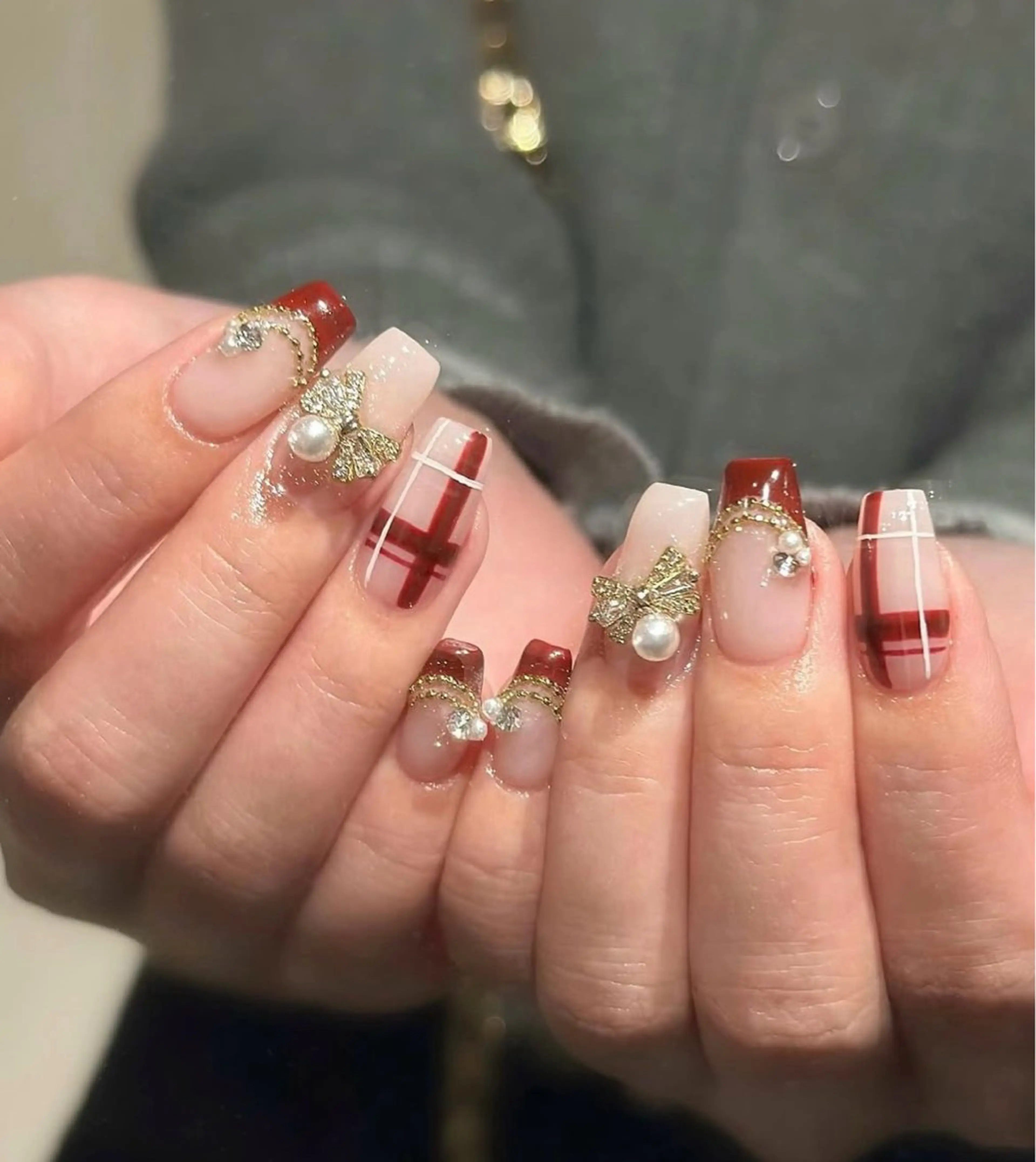 ネイル ジェルネイル ガーリー パラジェル 冬ネイル クリスマス ハンドネイル Floria nail salonのネイルデザイン