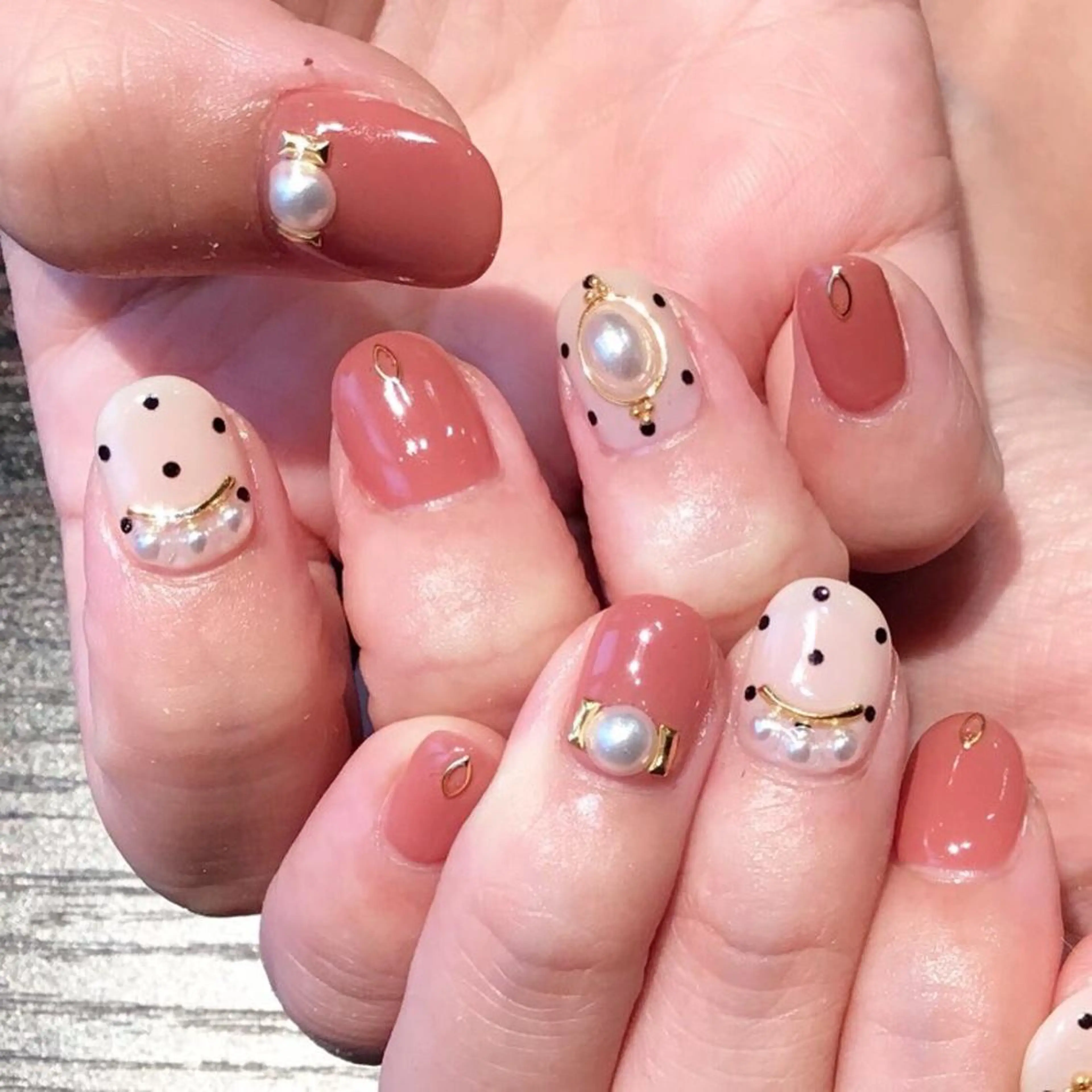 ネイル ドット ハンドネイル hair＆nail NO-MU所属・hair＆nail NO-MUのネイルデザイン