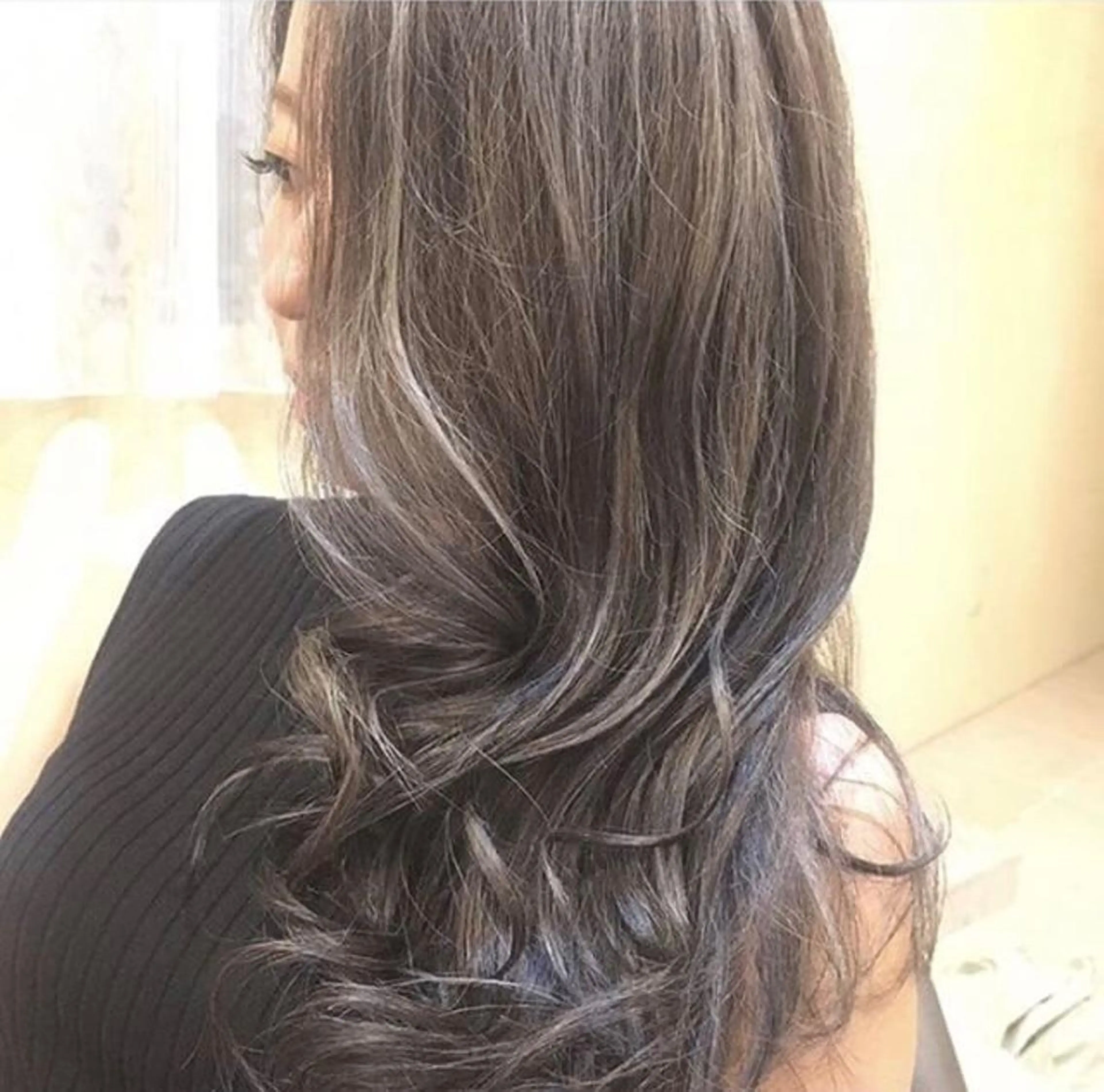 ロング カラー GRANDE アオキのヘアスタイル