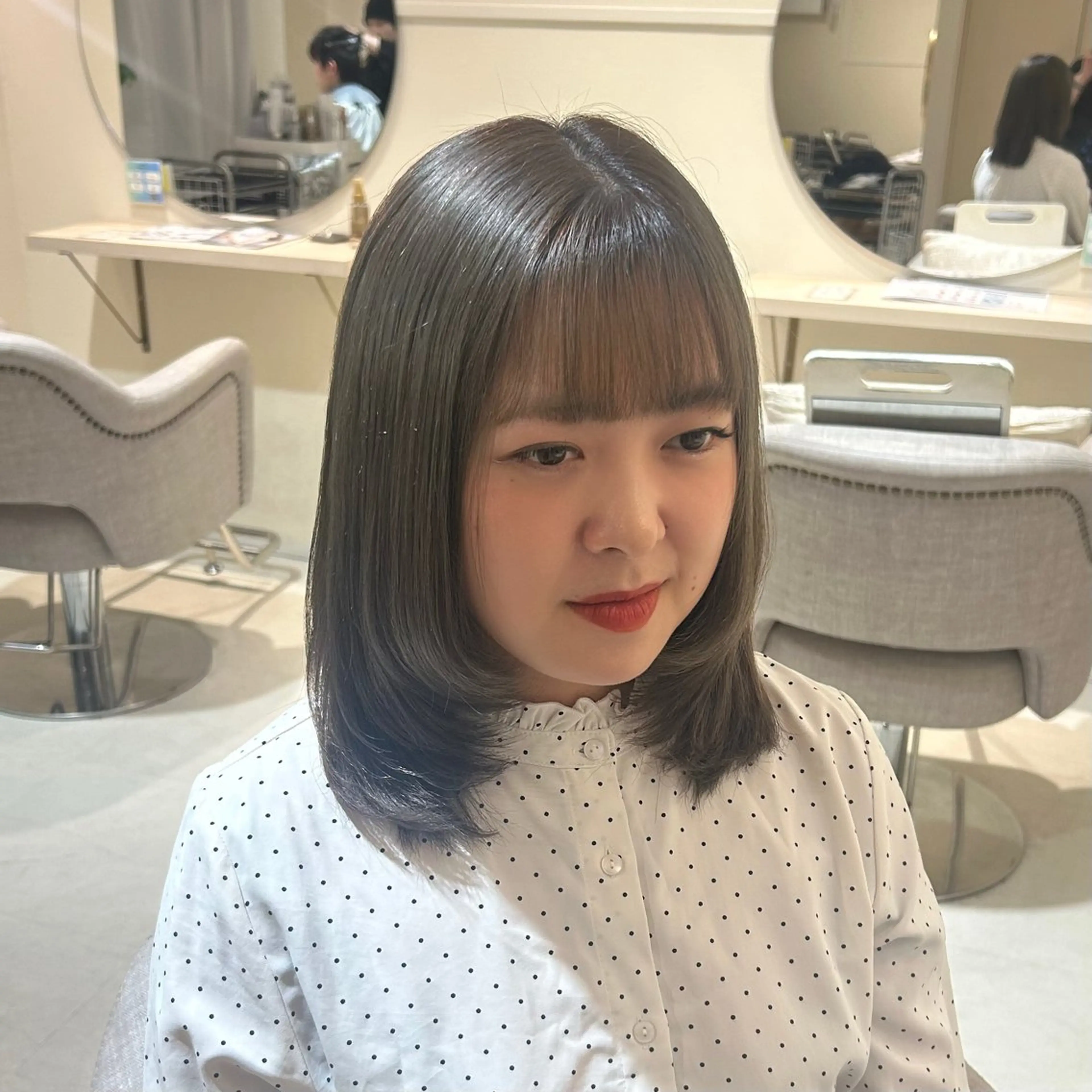 ミディアム ミディアムレイヤー レイヤーカット CreBiA 🌼こなつのヘアスタイル