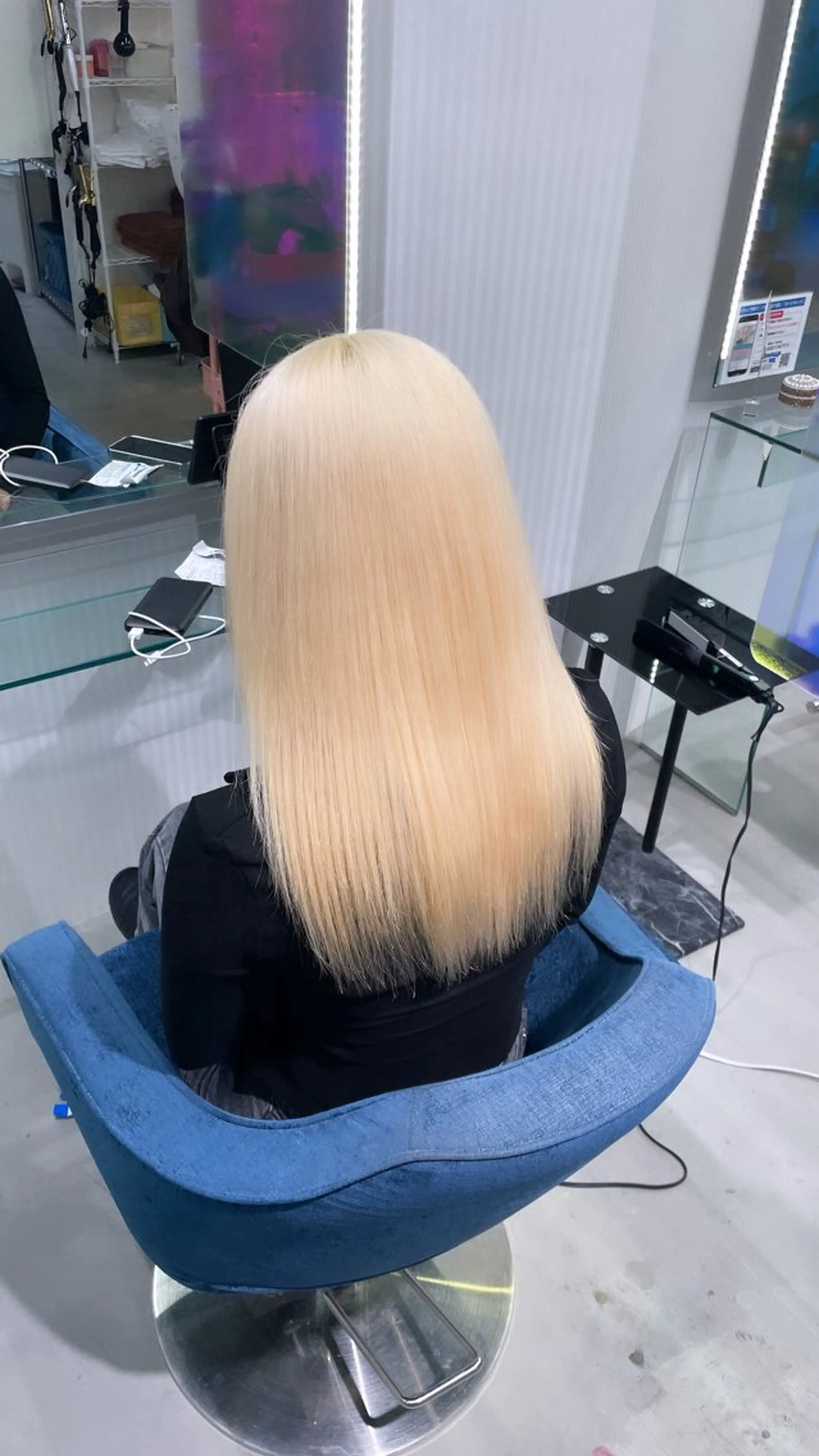 ロング カラー ブリーチ ブロンド Boxmico. / カカズ コトネのヘアスタイル