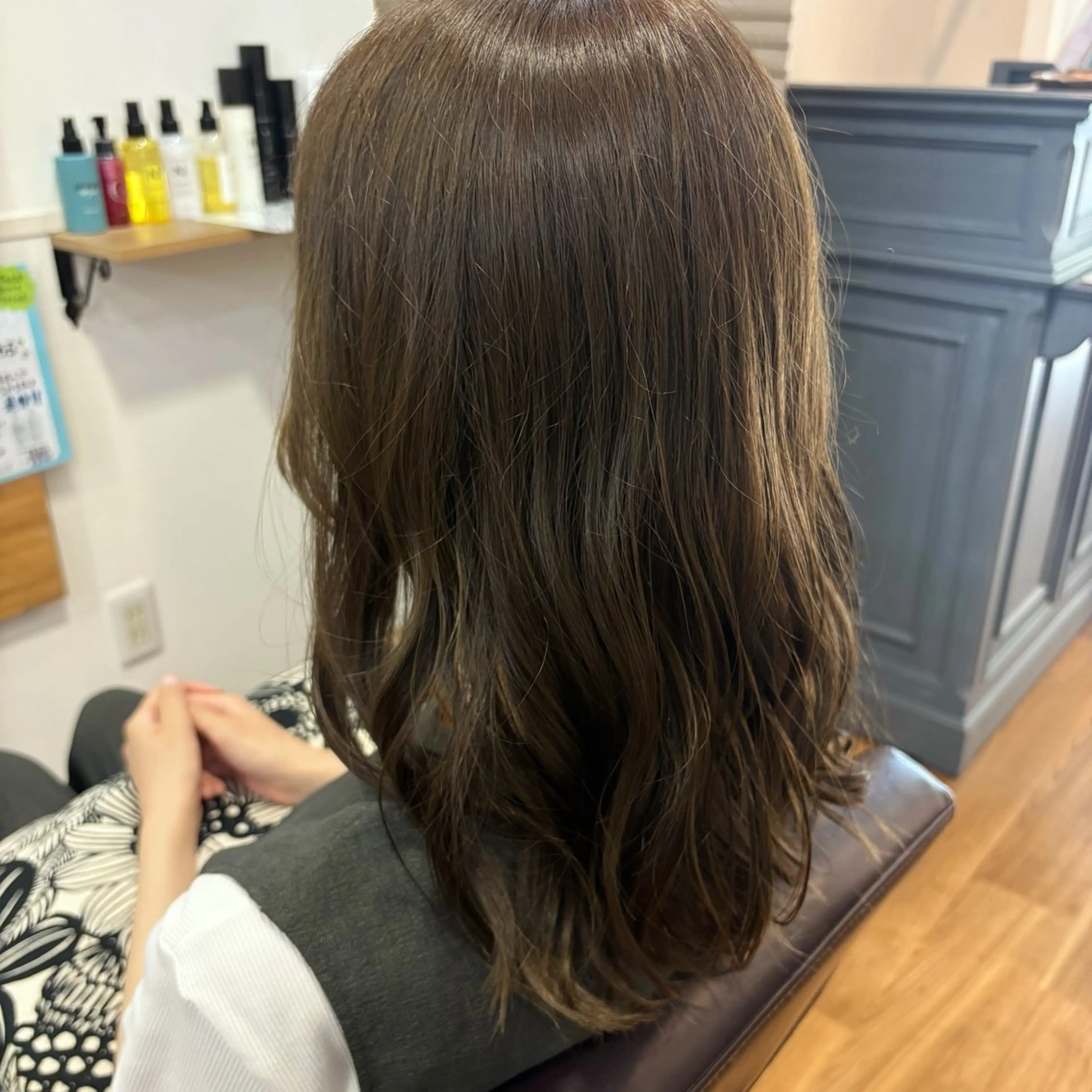 カラー オリーブカラー 川崎 彩花のヘアスタイル