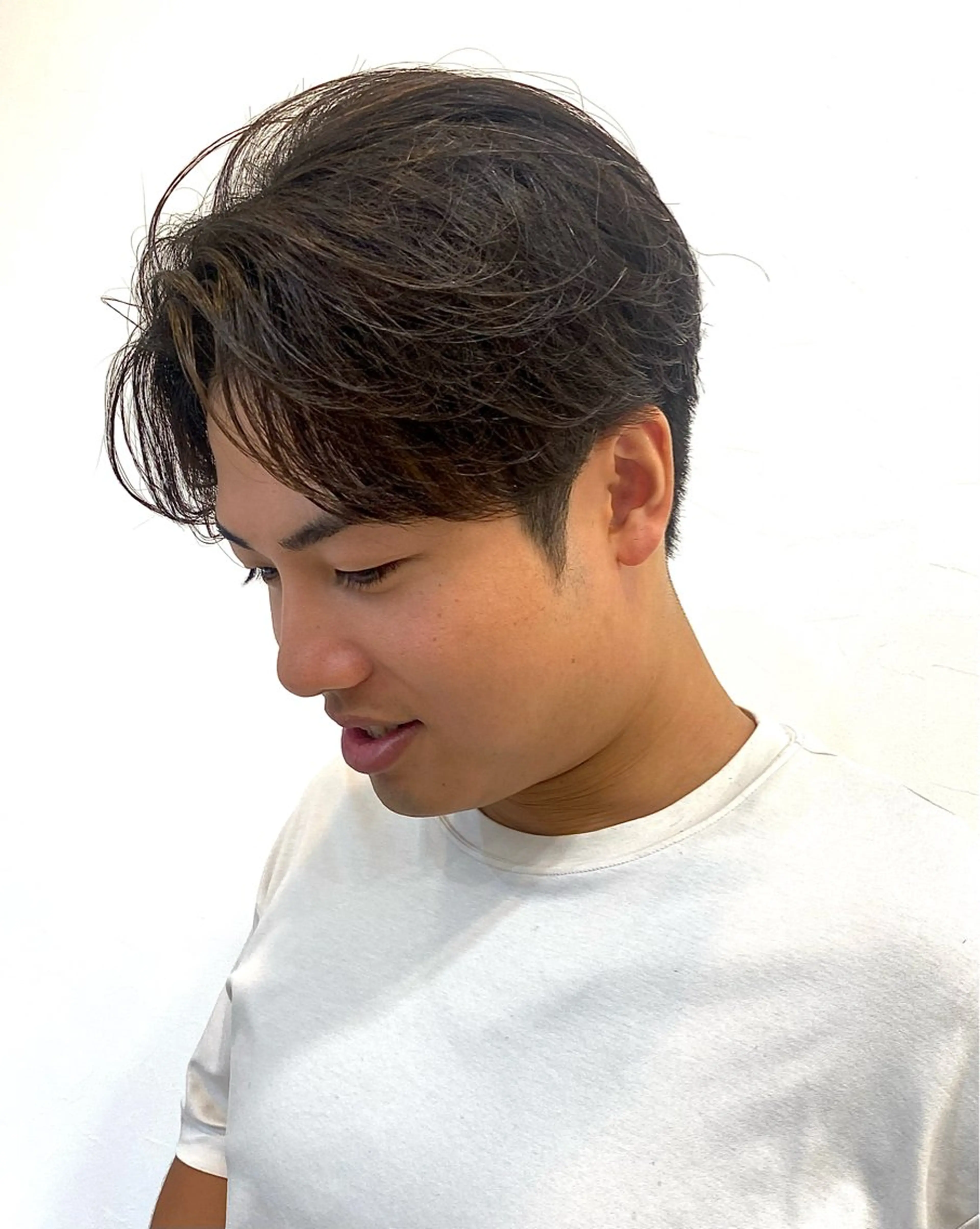 ミディアム パーマ メンズ カット パーマ トリートメント 似合う髪型が 分からない方へのヘアスタイル