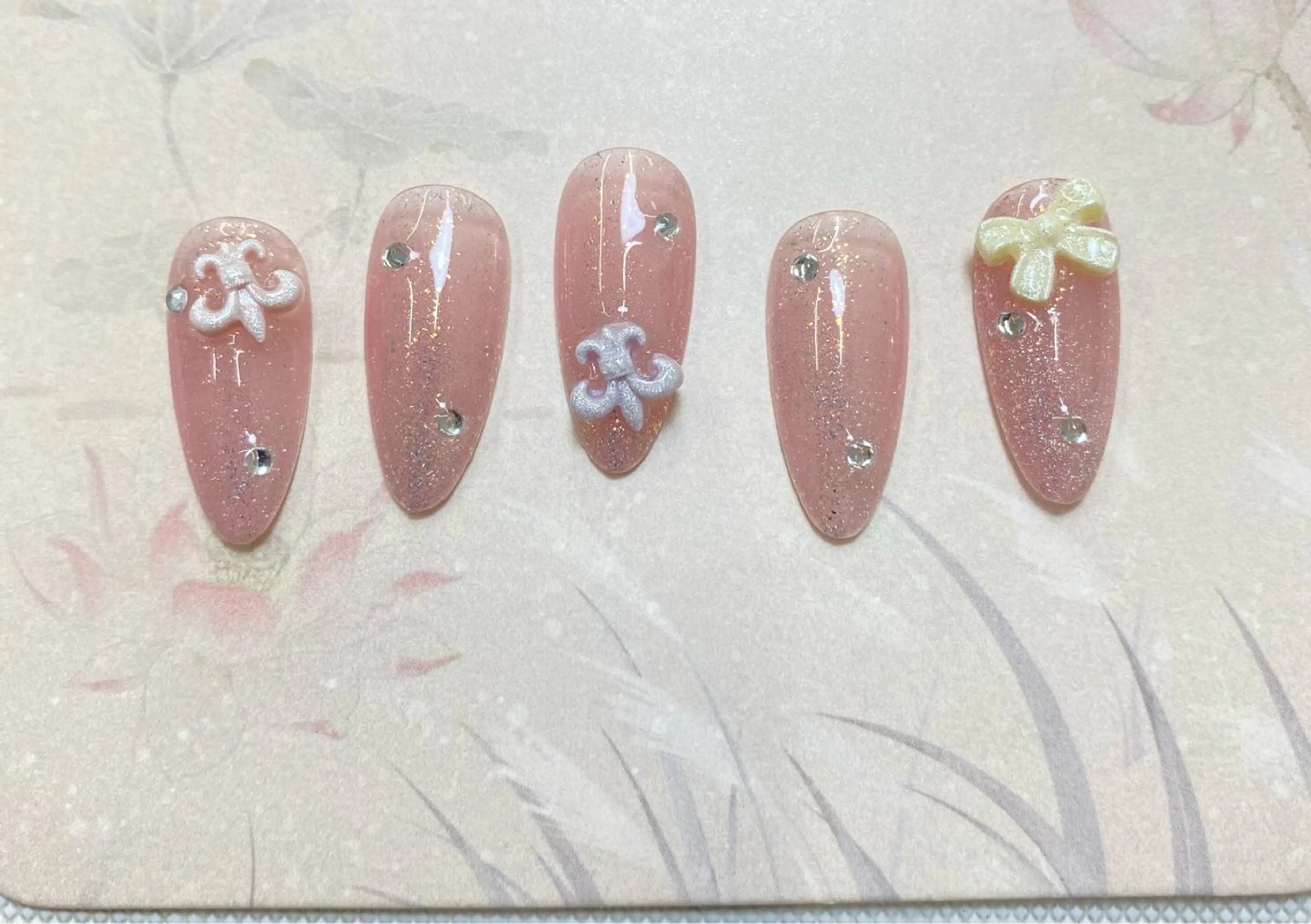 ネイル ハンドネイル AngelChris ビューティーサロン琳のネイルデザイン