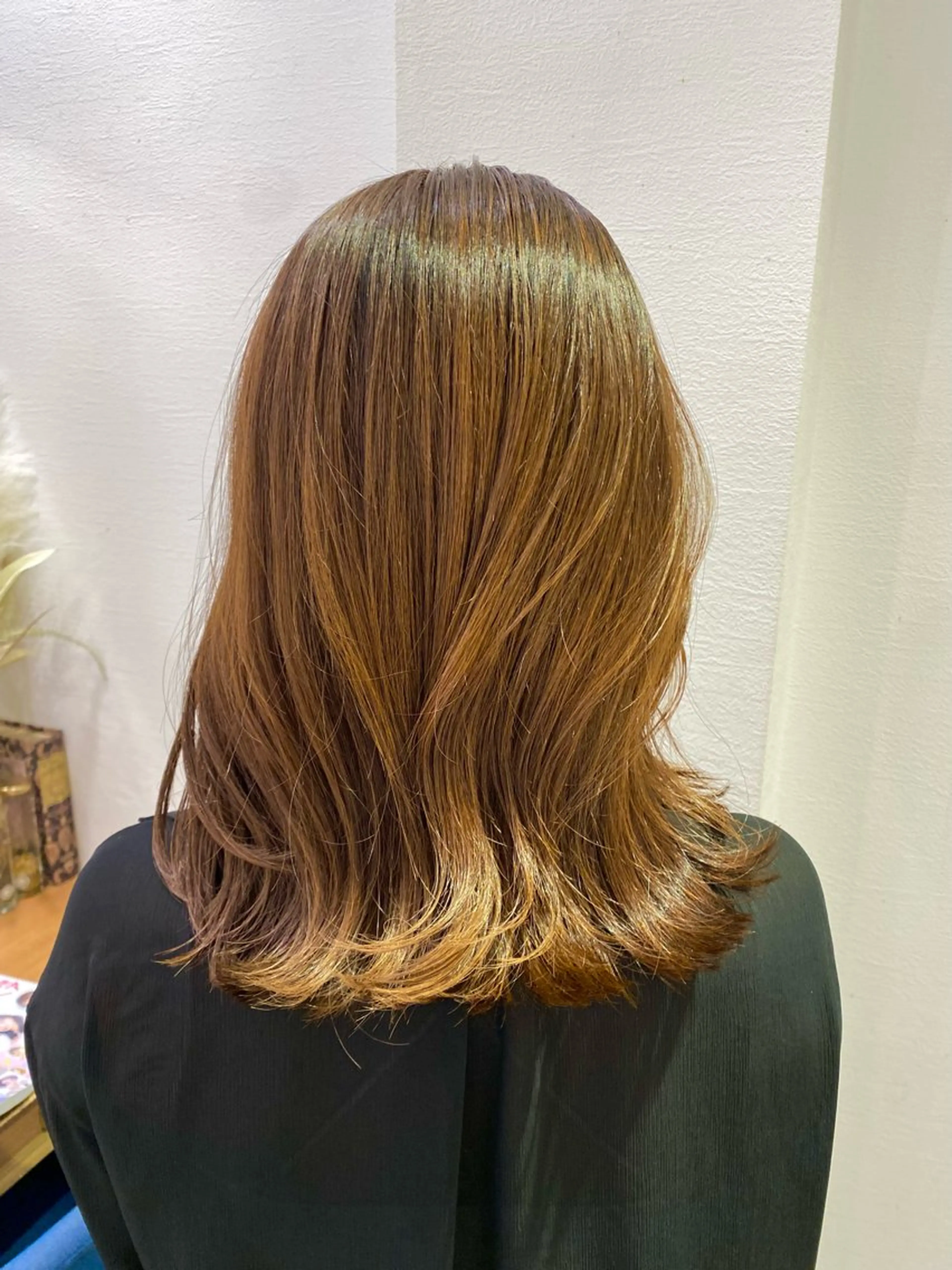 ミディアム カラー カット ヘアカラー トリートメント レイヤーカット /透明感カラー西田のヘアスタイル