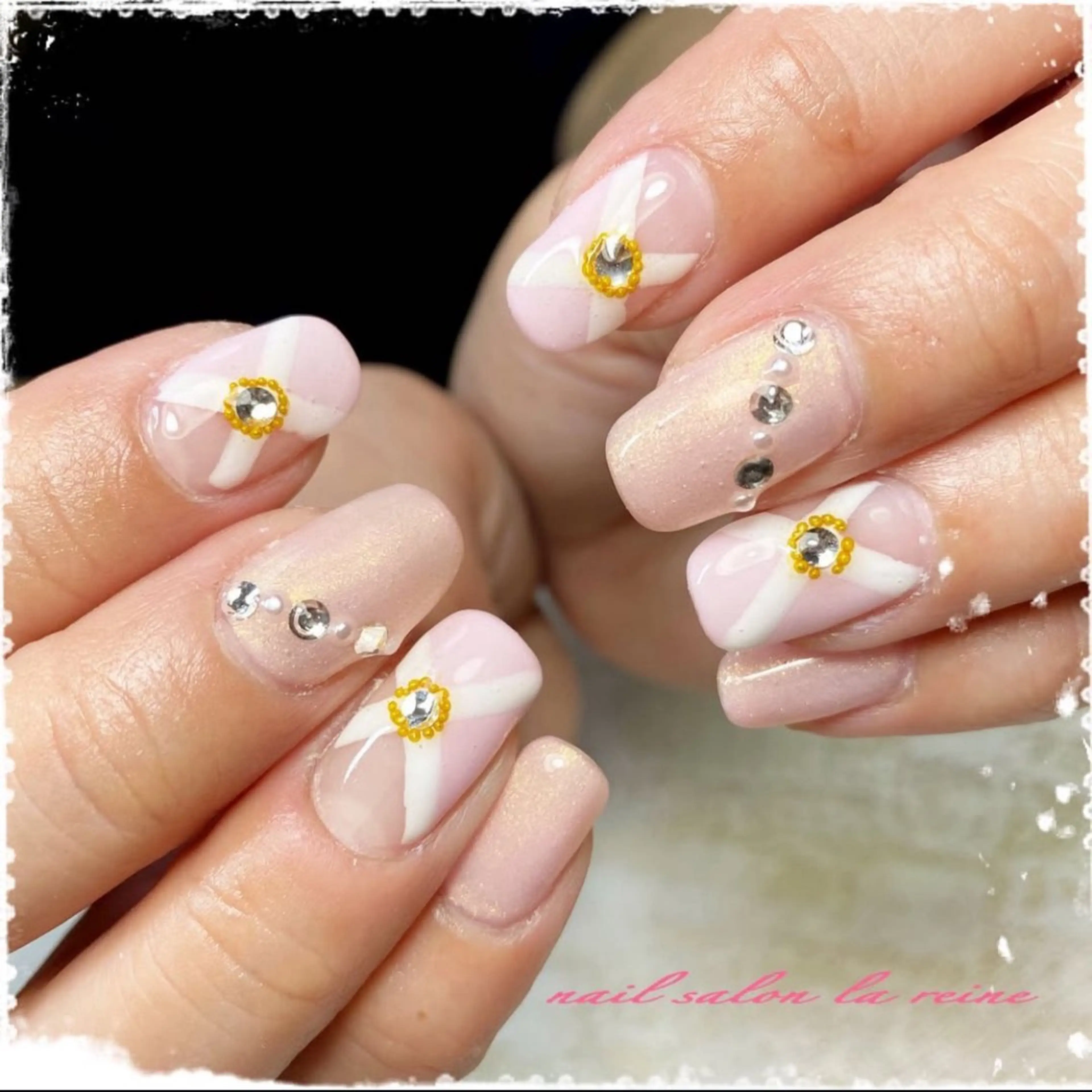 ネイル アートネイル リボン ハンドネイル nail salon la reineのネイルデザイン