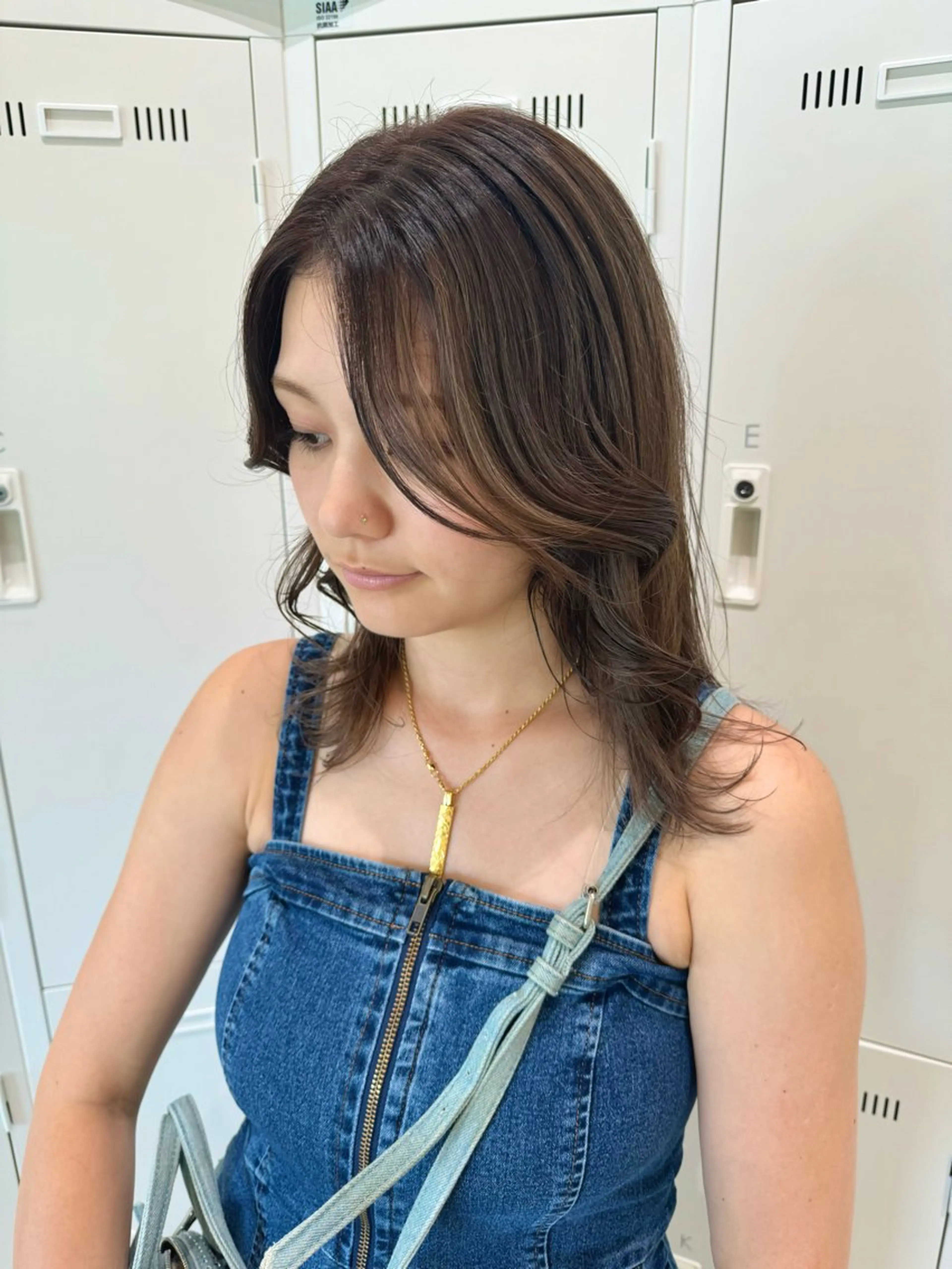 セミロング カラー 垢抜け/レイヤー/ ハイトーン/アスナのヘアスタイル