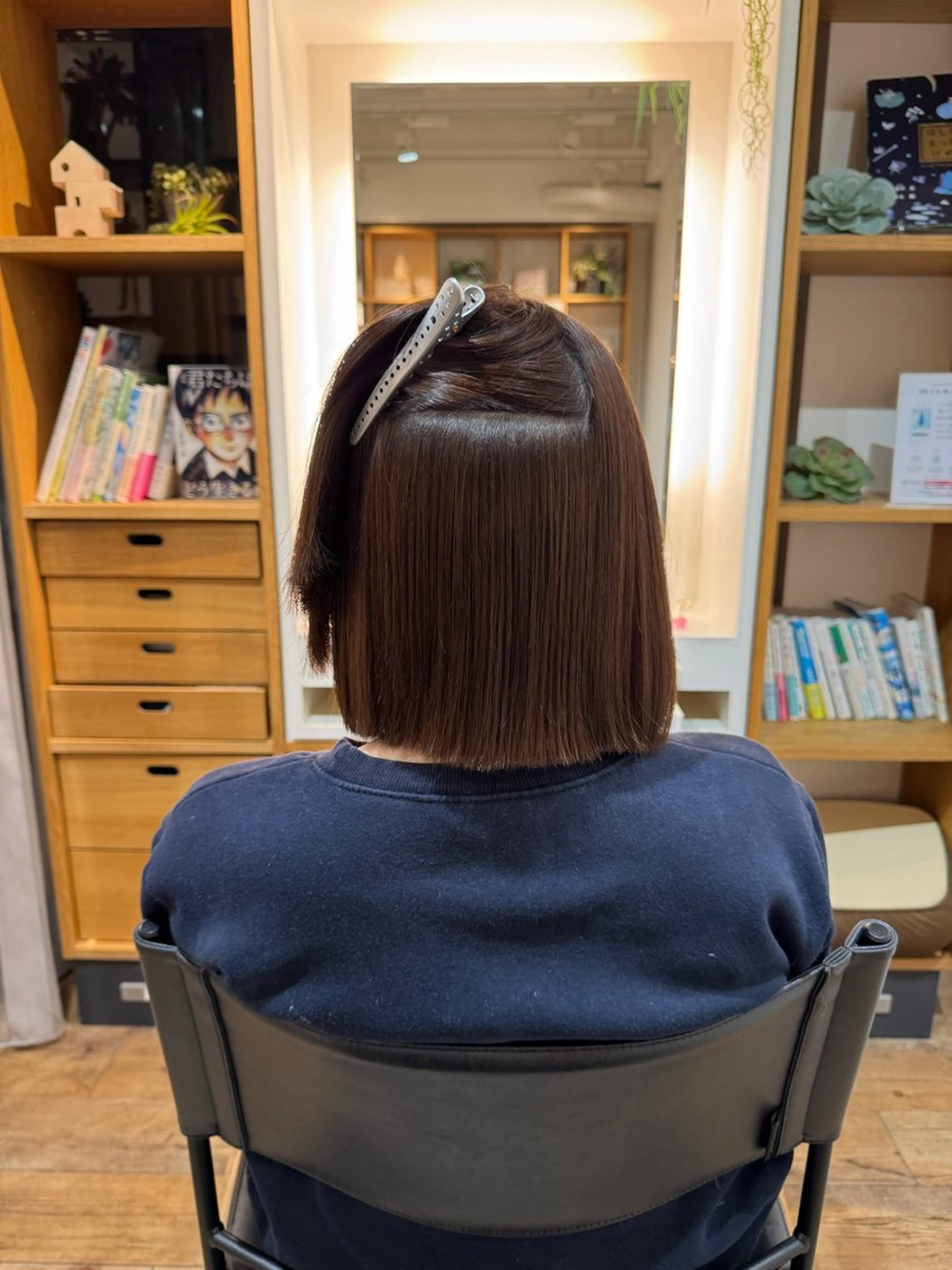 セミロング カット 縮毛矯正 トリートメント afloatkobe所属・美髪/髪質改善 川口凌弥のヘアスタイル