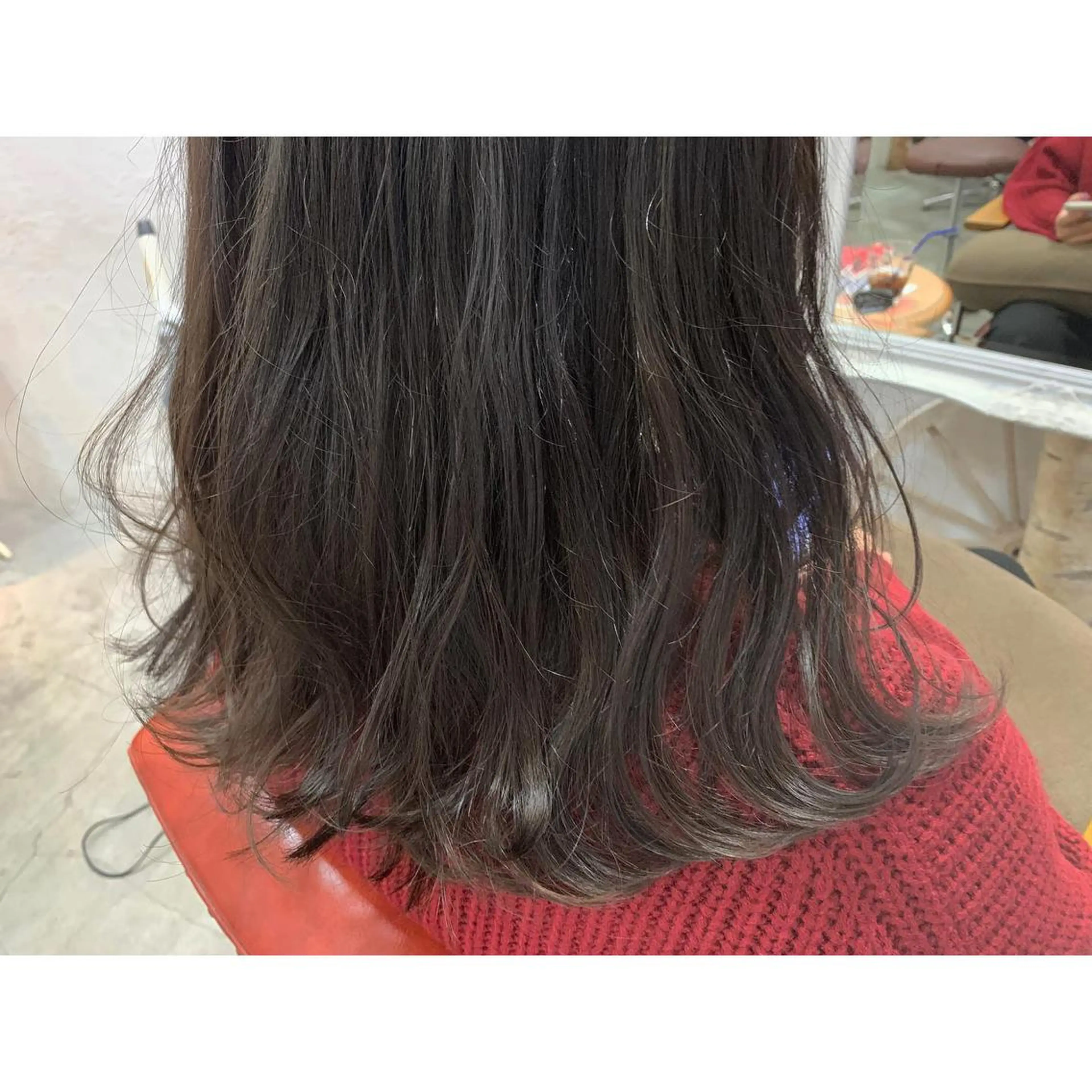 ミディアム カラー fio マナミのヘアスタイル