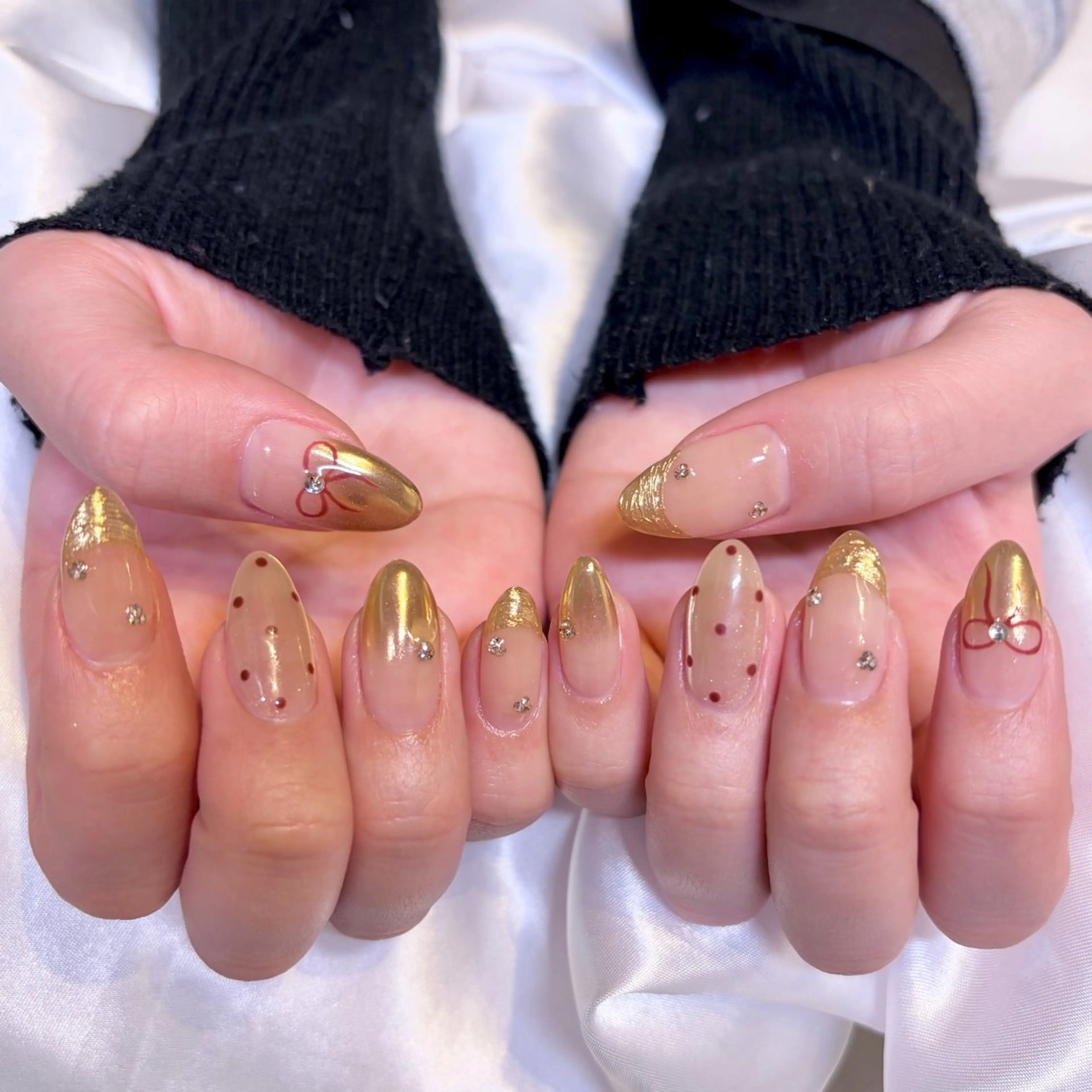 ネイル ゴールド ミラーネイル ハンドネイル nail salon e'mu💐のネイルデザイン