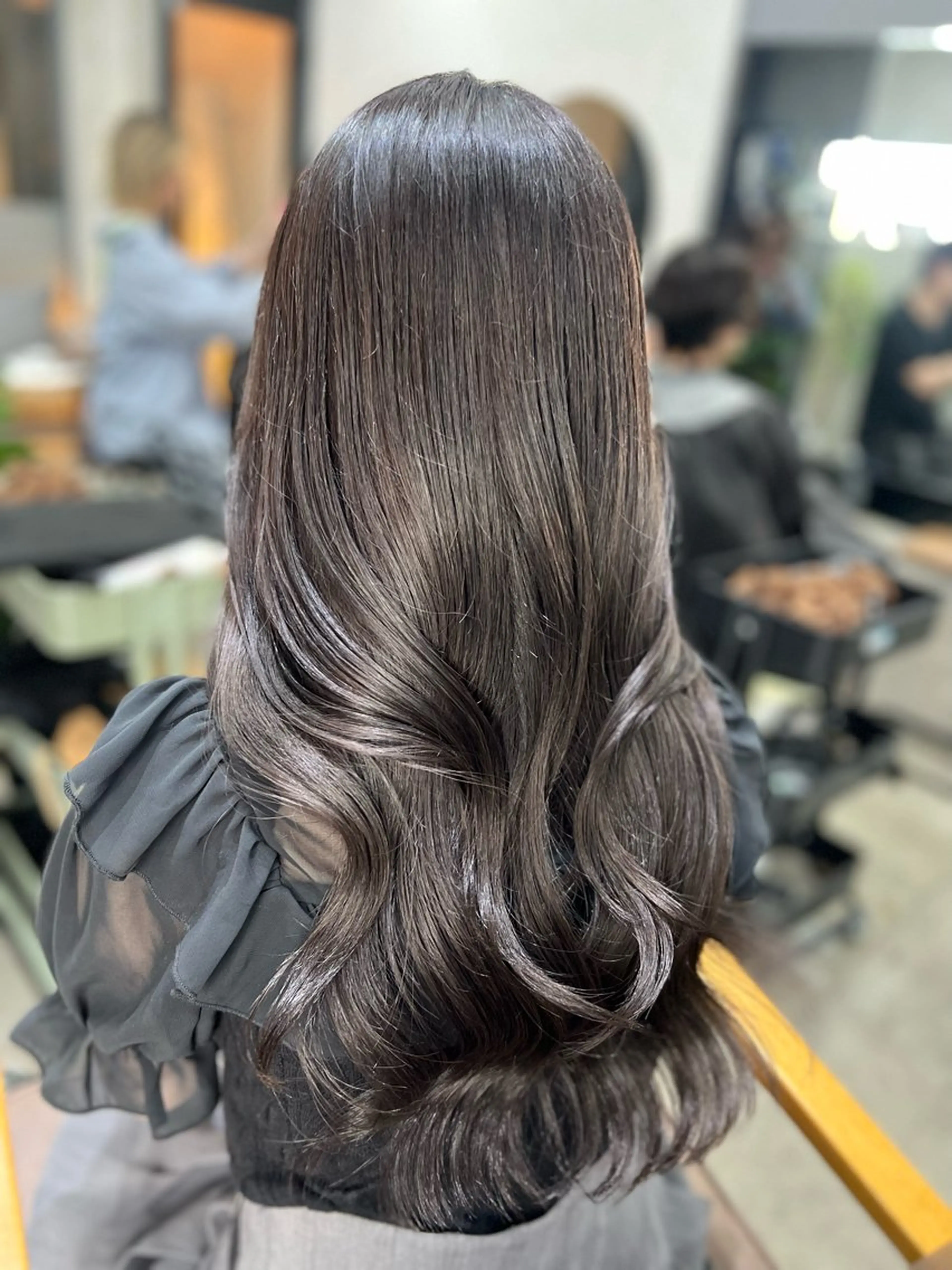 ロング カット トリートメント maya レイヤーカットのヘアスタイル