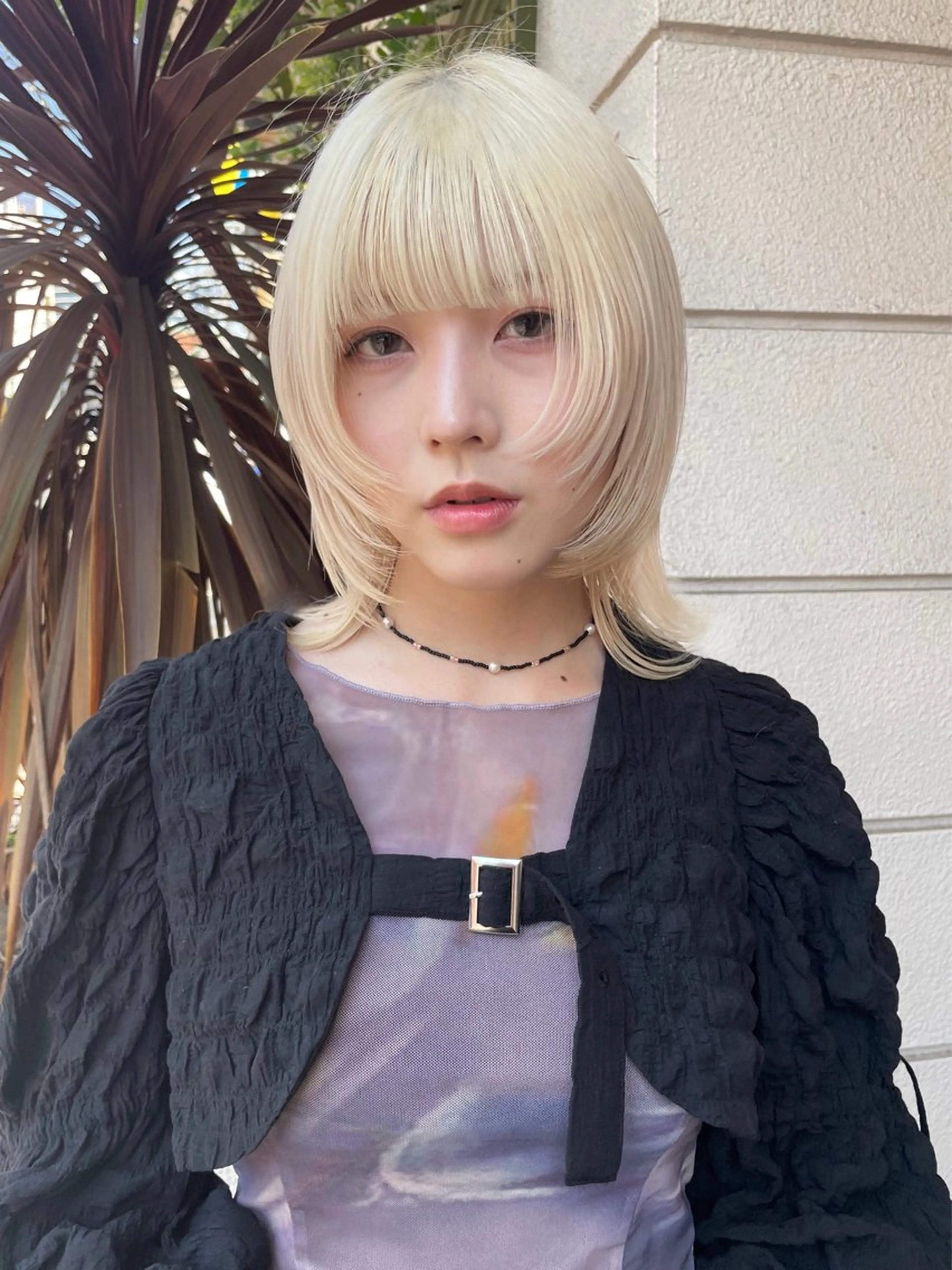 ミディアム カラー ブロンド ホワイトブロンド レイヤーカット 韓国ヘア💇🏼 kanonのヘアスタイル