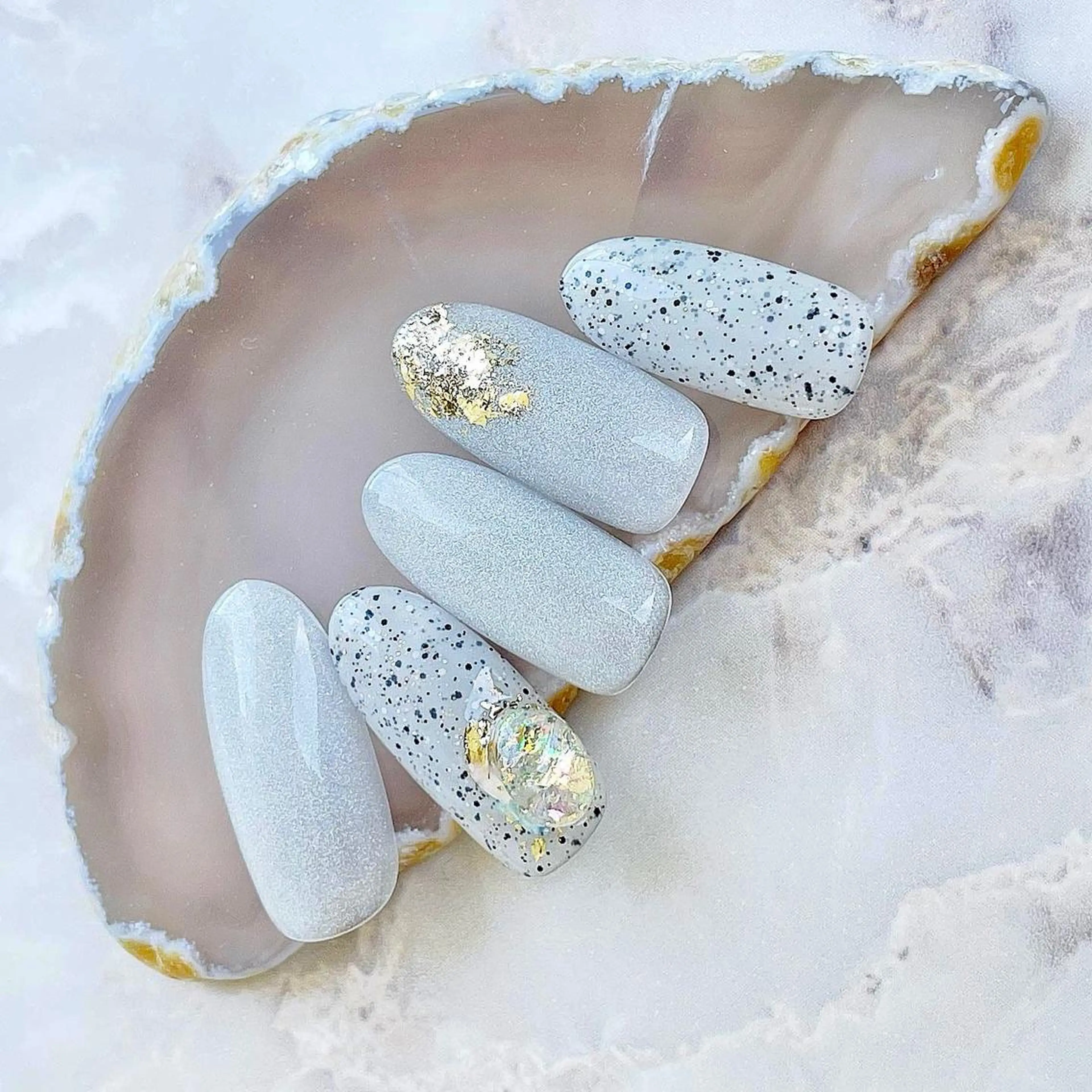 ネイル ジェルネイル マグネットネイル シンプルネイル ハンドネイル ハンドケア atelier yu's nail所属・atelier yu's nailのネイルデザイン