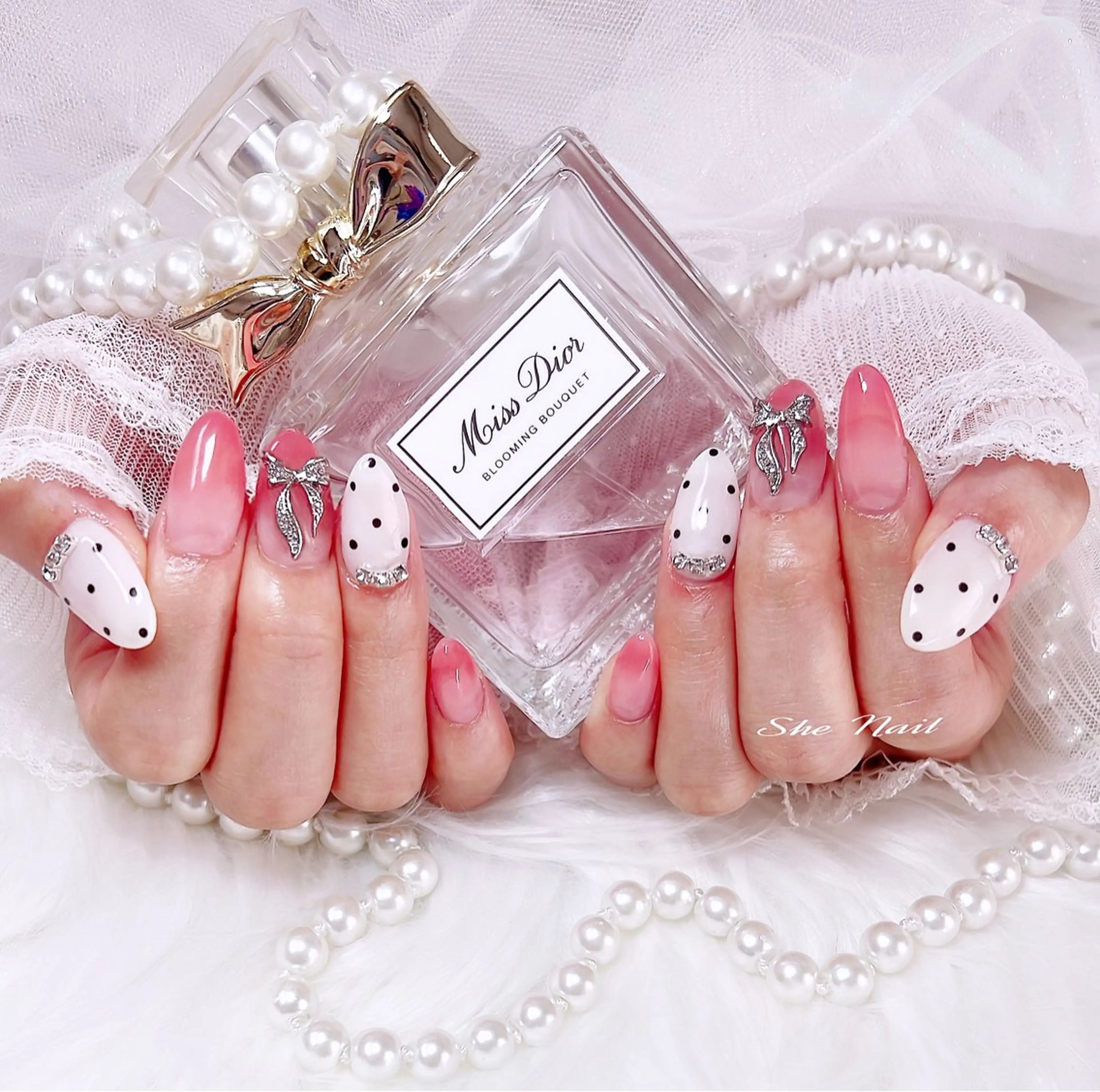 ネイル チークネイル 長さ出し フレンチネイル ガラスフレンチ キラキラネイル She Nail所属・ISA_ BELLAのネイルデザイン
