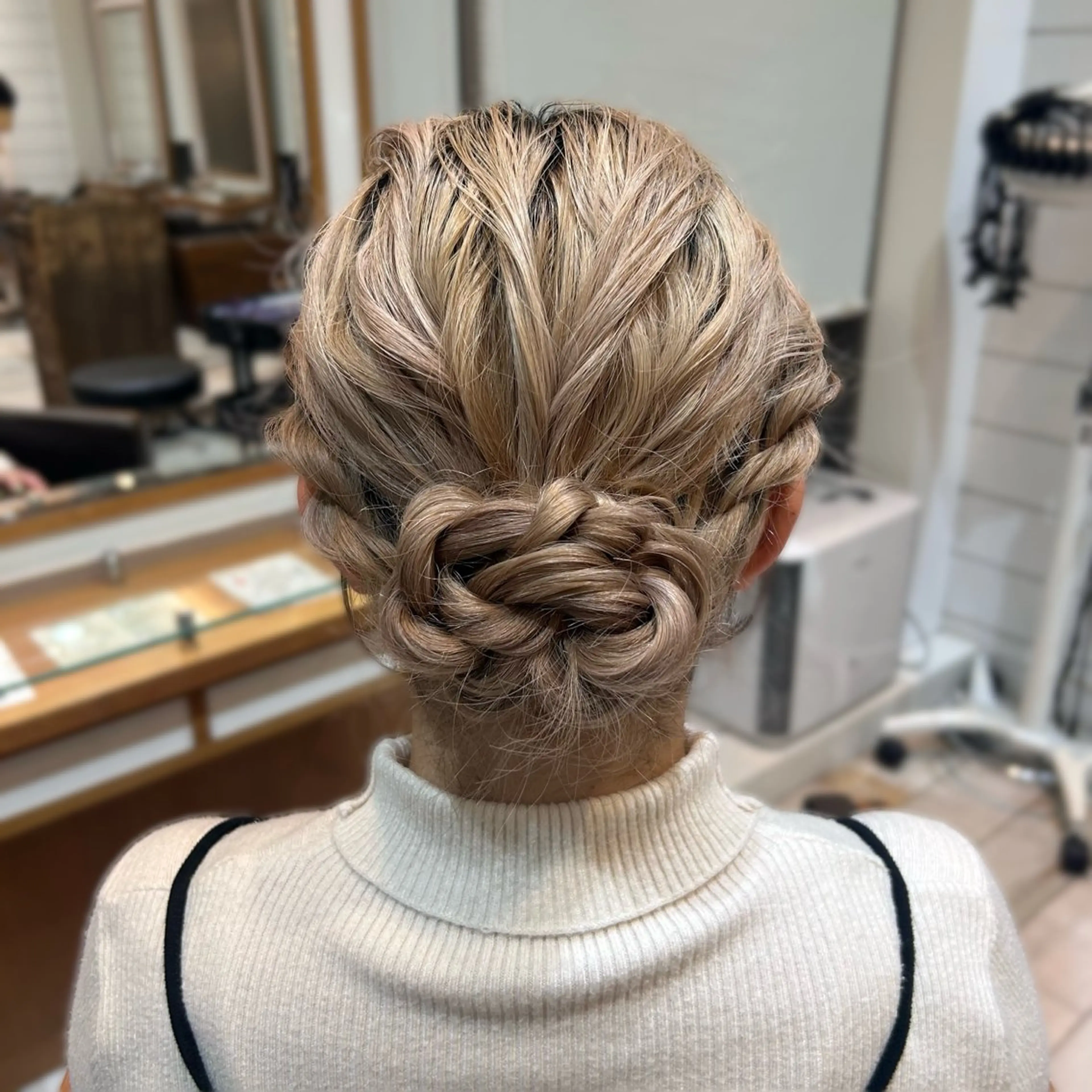 【シニヨン限定🎀】【平日】ヘアセットの写真