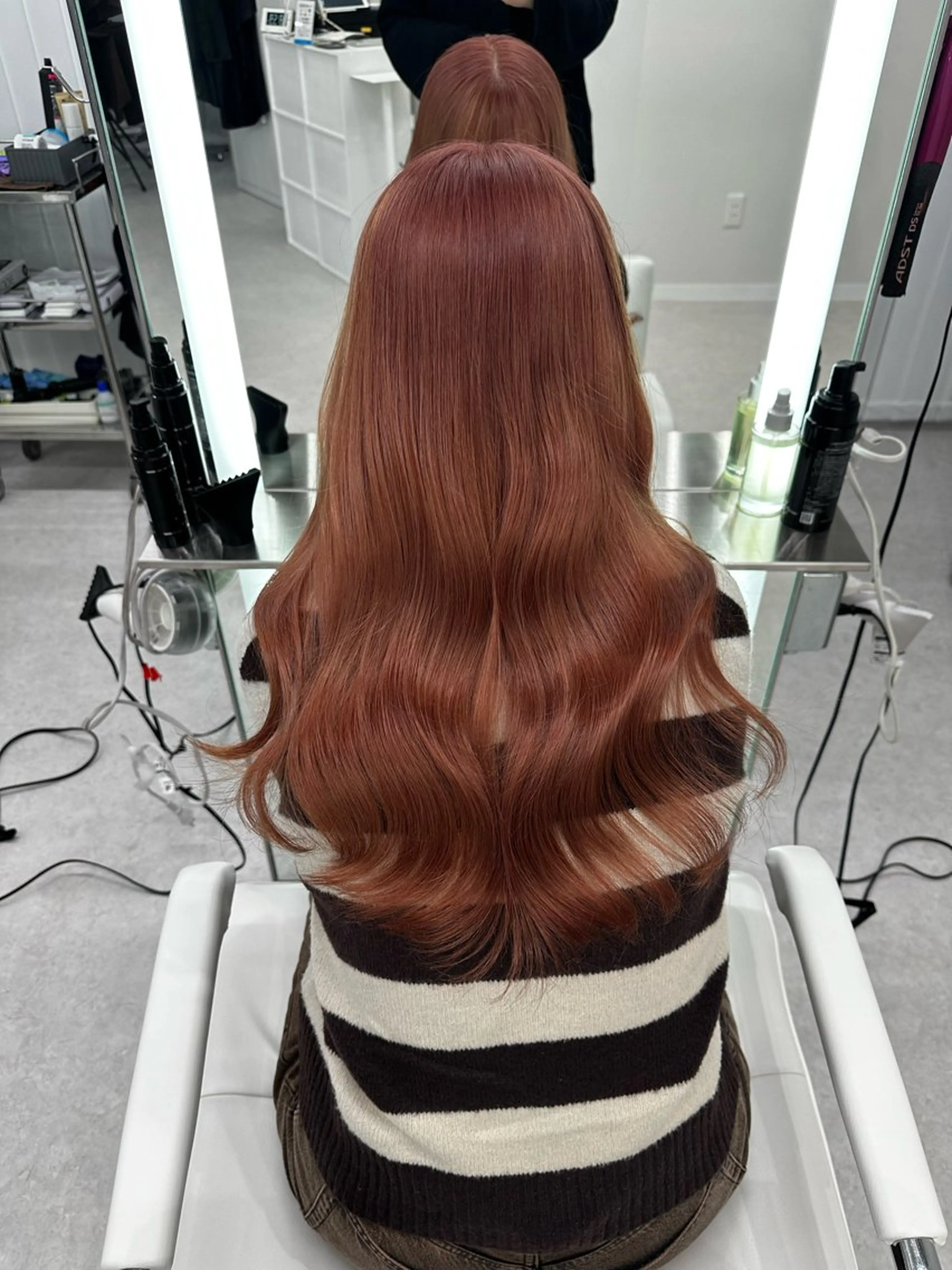 ロング タマシロカリン 艶カラー/レイヤーのヘアスタイル