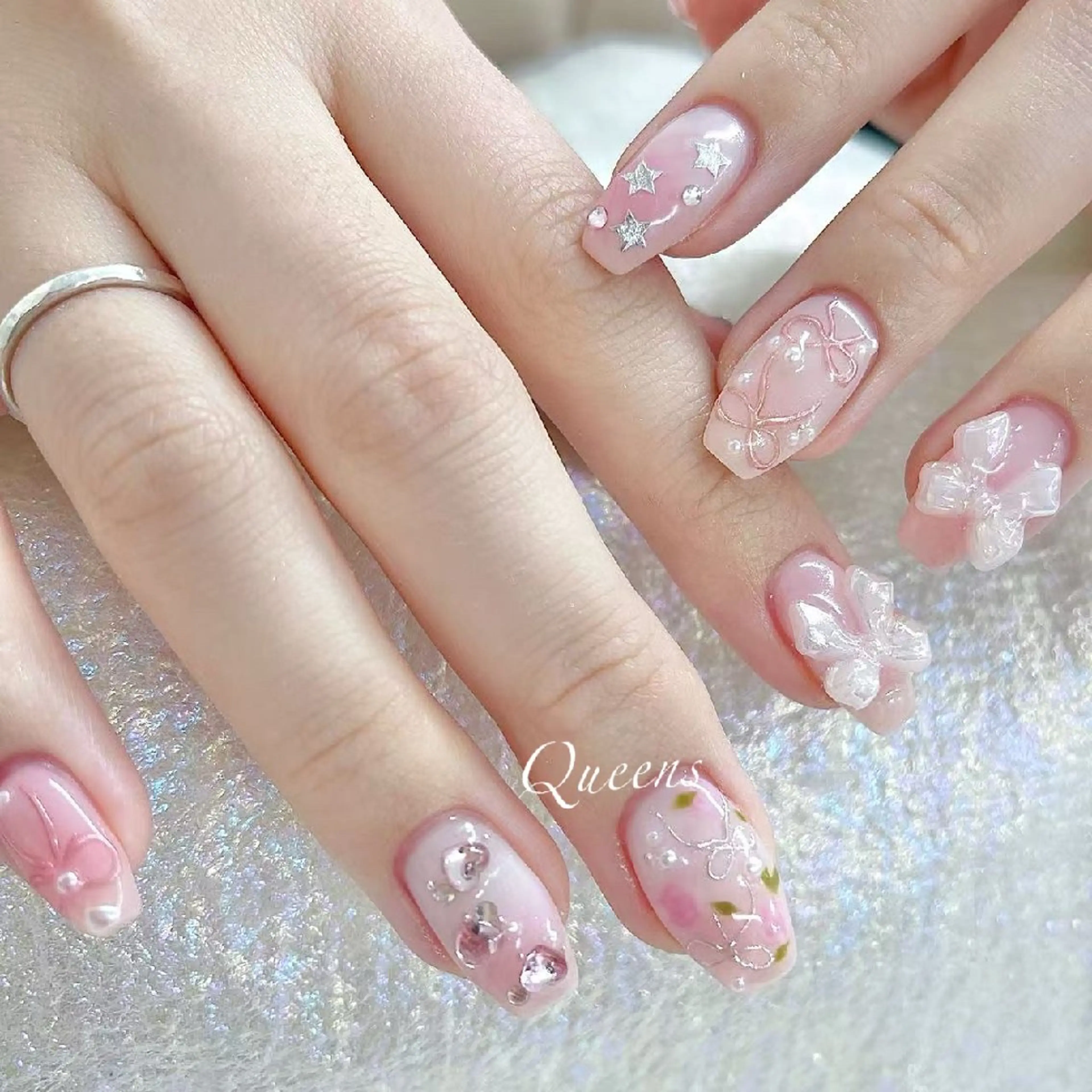 ネイル ハンドネイル Queens 榊 まおのネイルデザイン