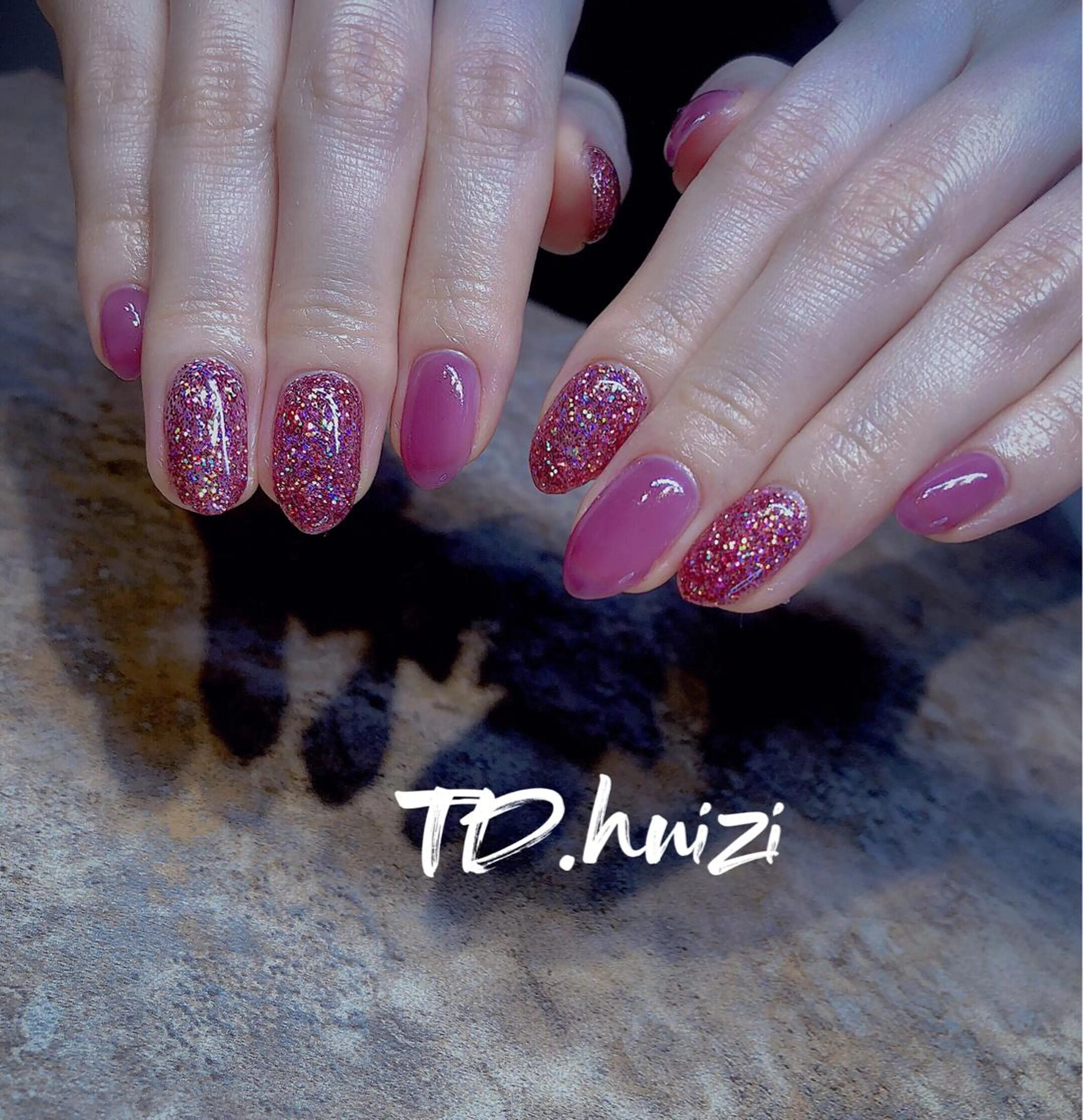 ミディアム めぐみのネイルサロン スタッフ練習のネイルデザイン