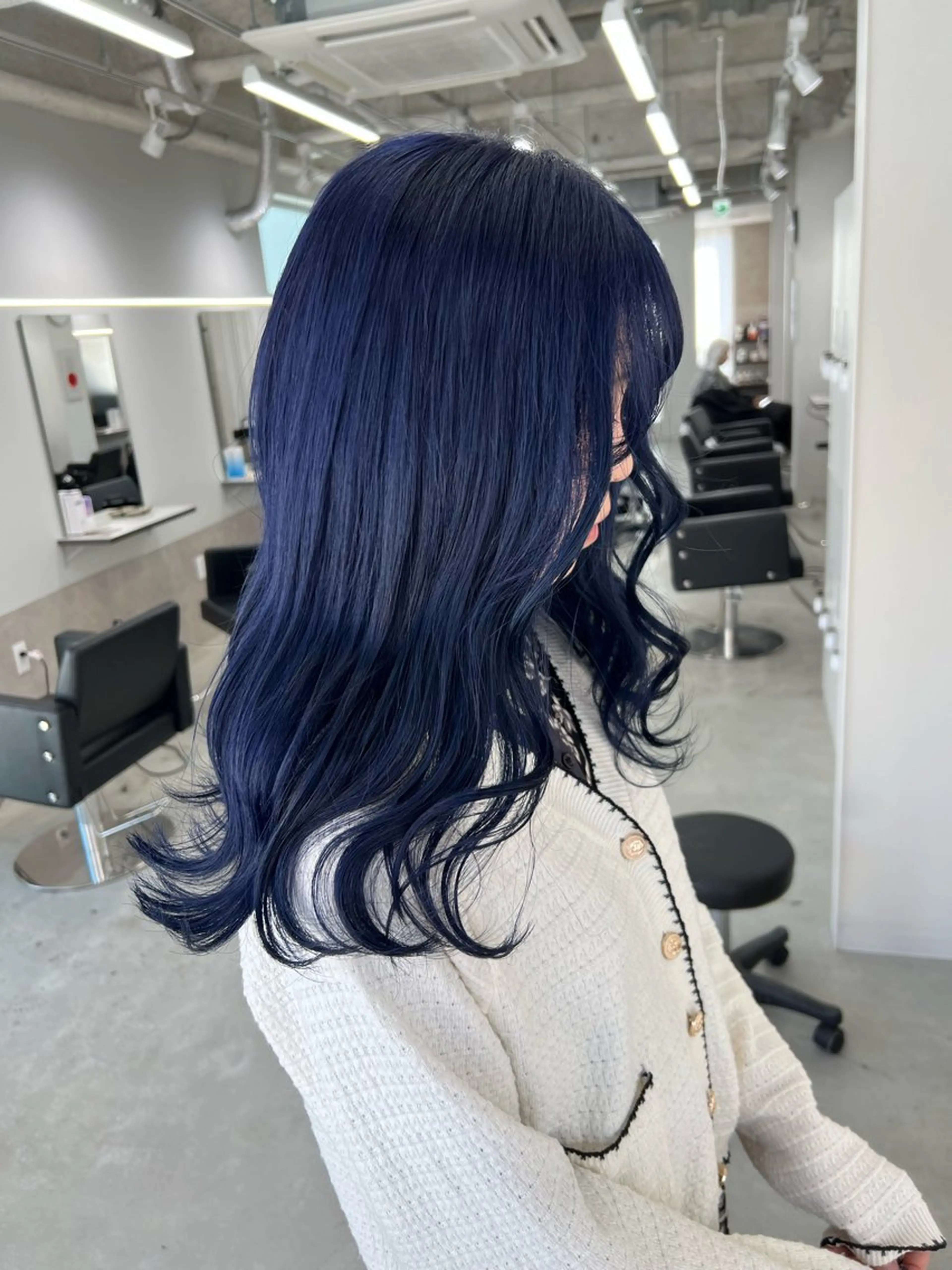 セミロング ヘアカラー maya レイヤーカットのヘアスタイル