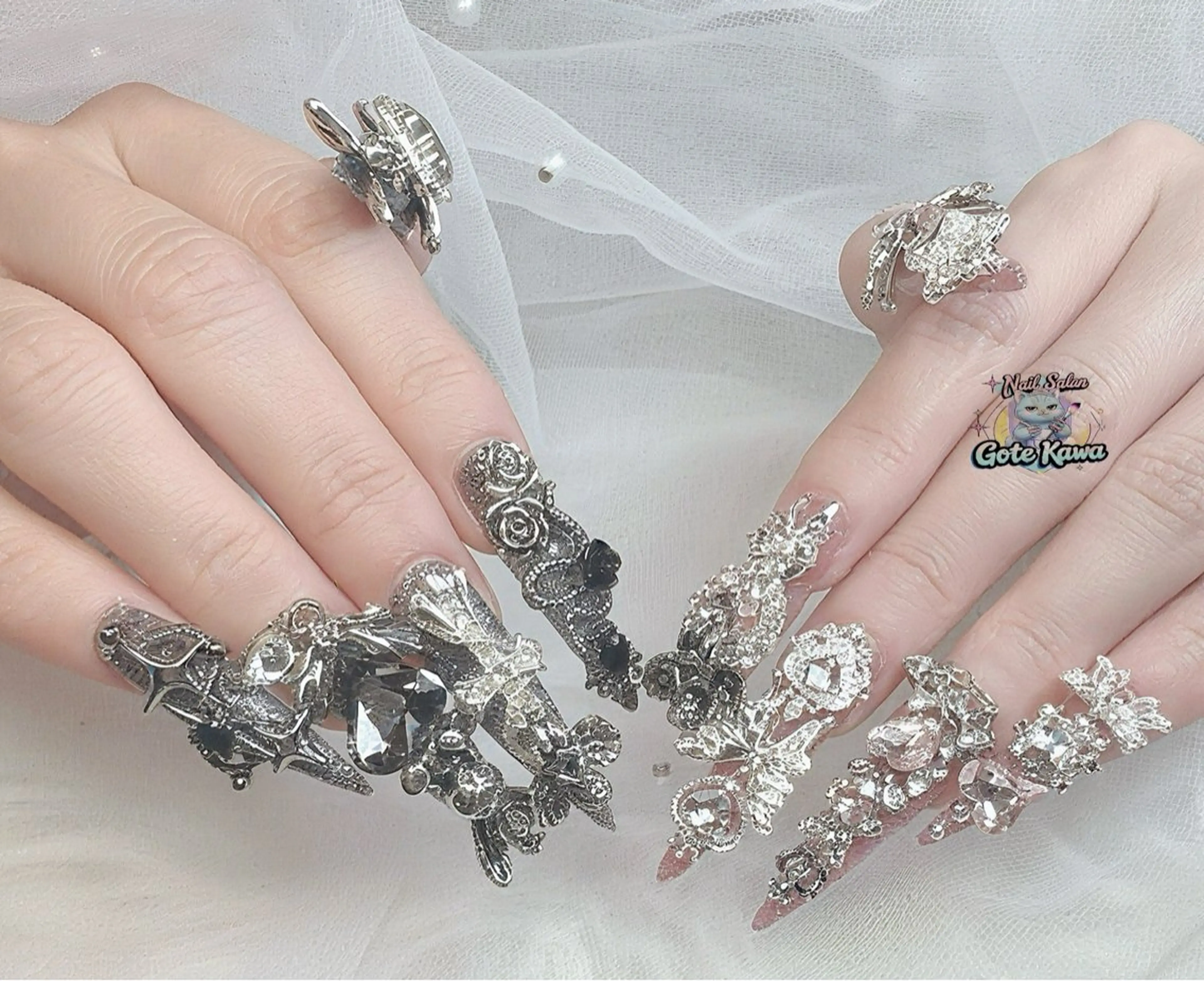 ネイル アートネイル オーロラネイル ボルドー チークネイル フレンチネイル ハンドネイル ハンドケア Gote Kawa nail salonのネイルデザイン