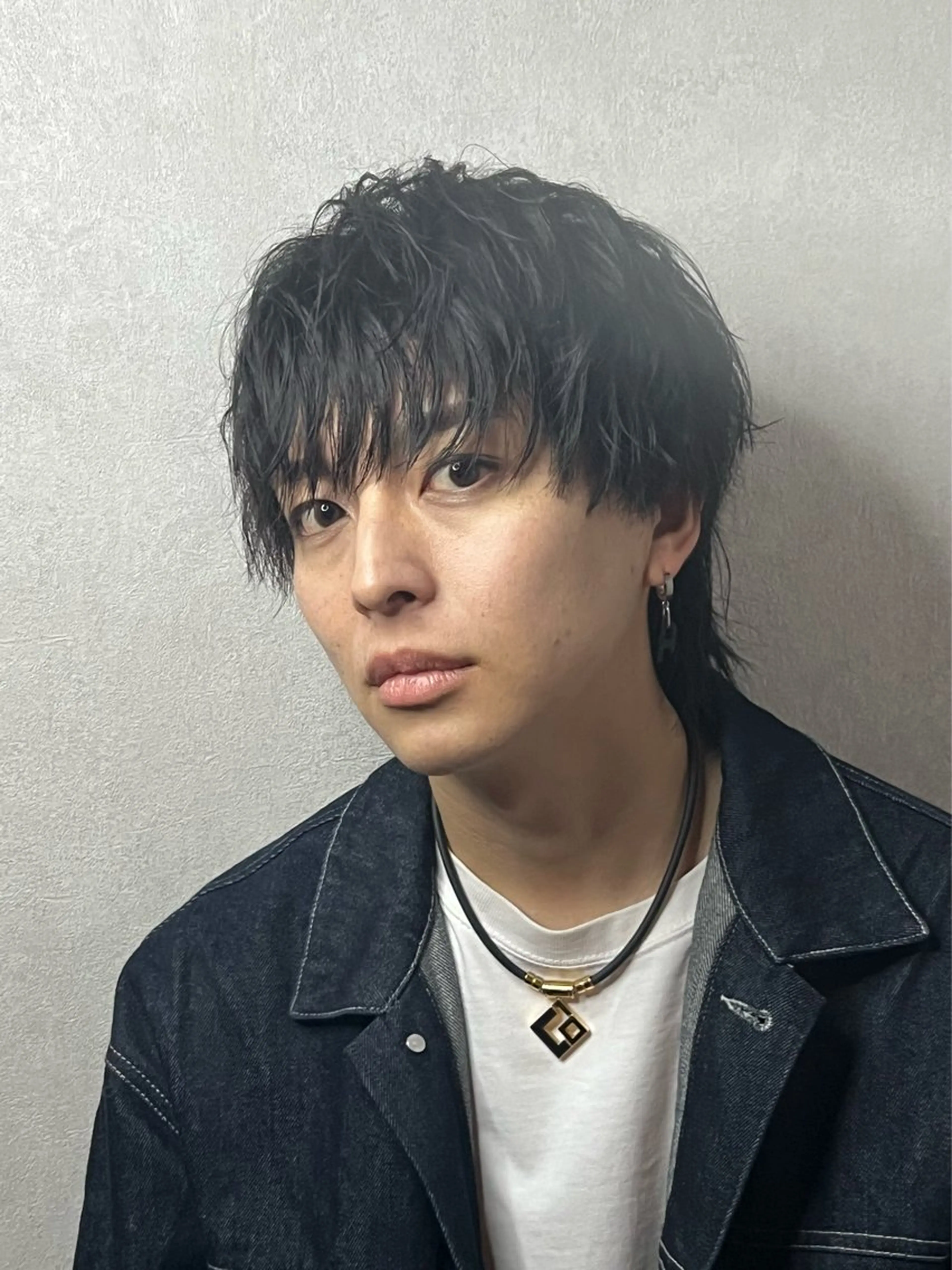 ショート カラー メンズ メンズハイトーン ハイトーンカラー カット パーマ フェザーパーマ浦和 スパイキーショートのヘアスタイル