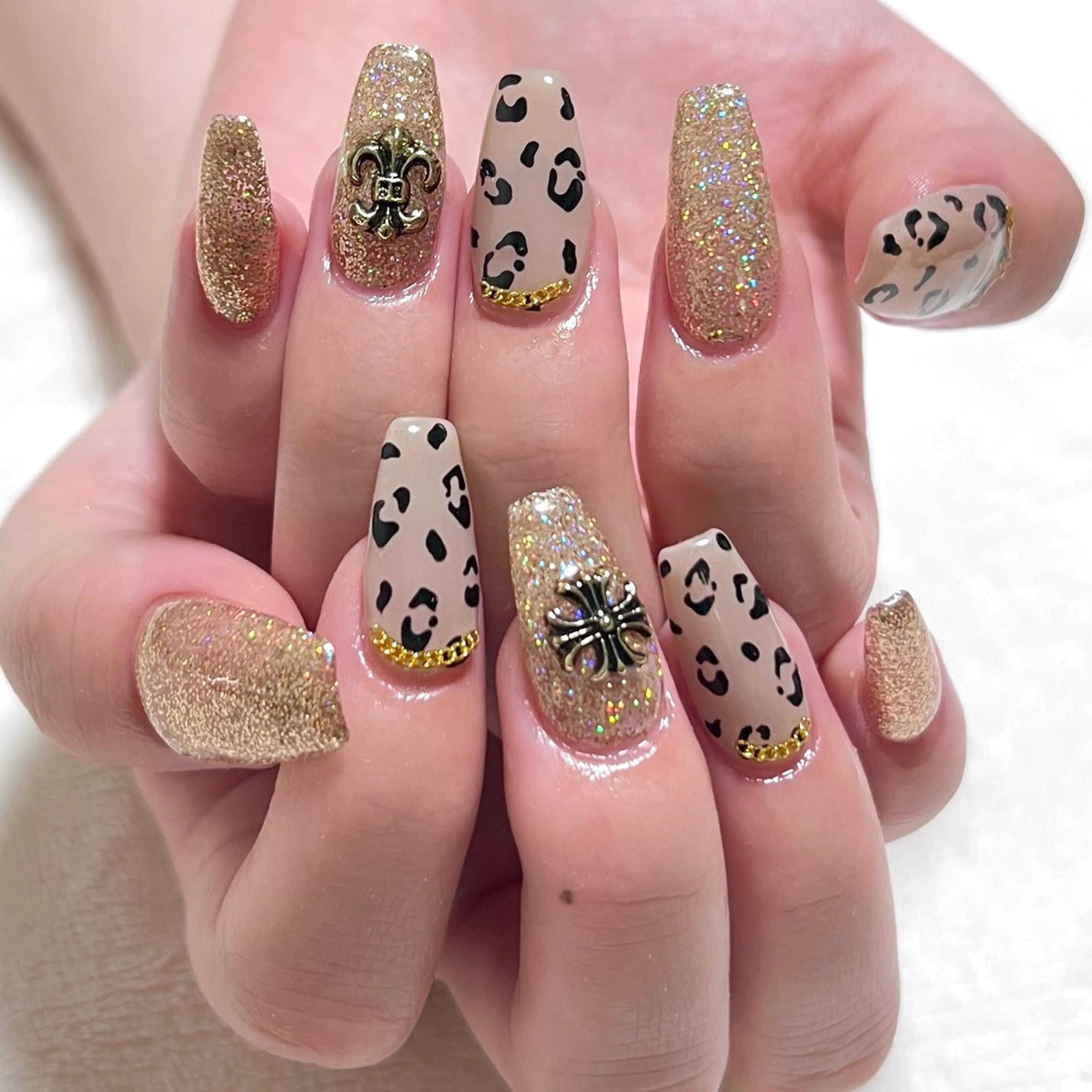 ネイル ハンドネイル ネイリストYuri シェルウェリナ船橋のネイルデザイン