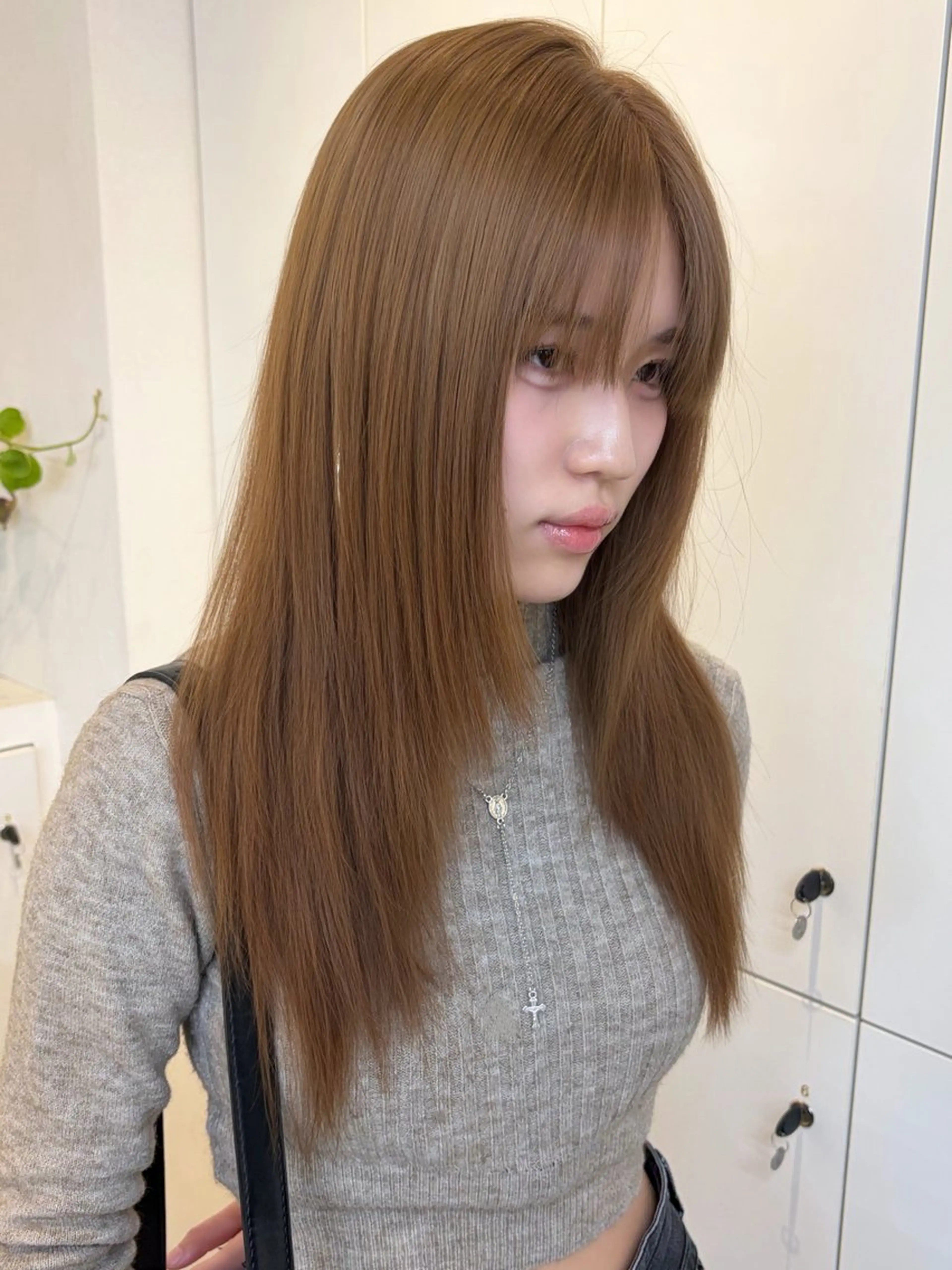 ロング カラー ヘアアレンジ ヘアカラー トリートメント ヘアセット ブリーチなし🤍透明 感カラーtakutoのヘアスタイル